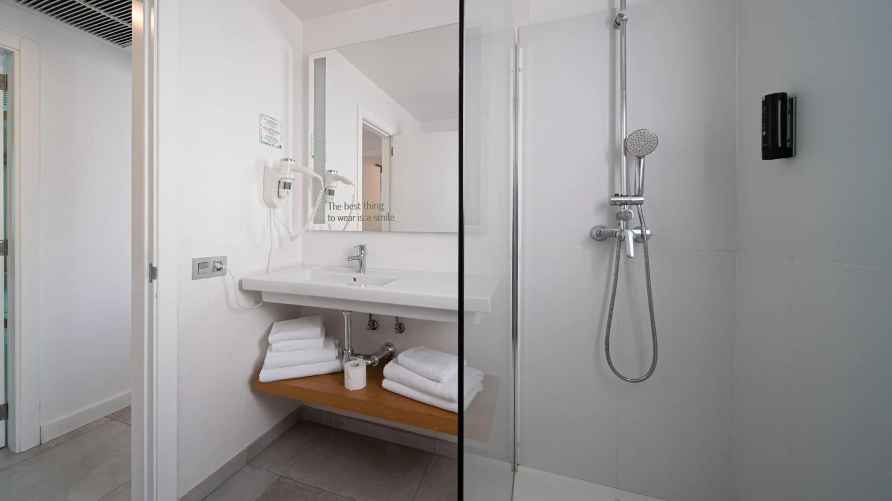 Bathroom in Guinate Club Apartamentos