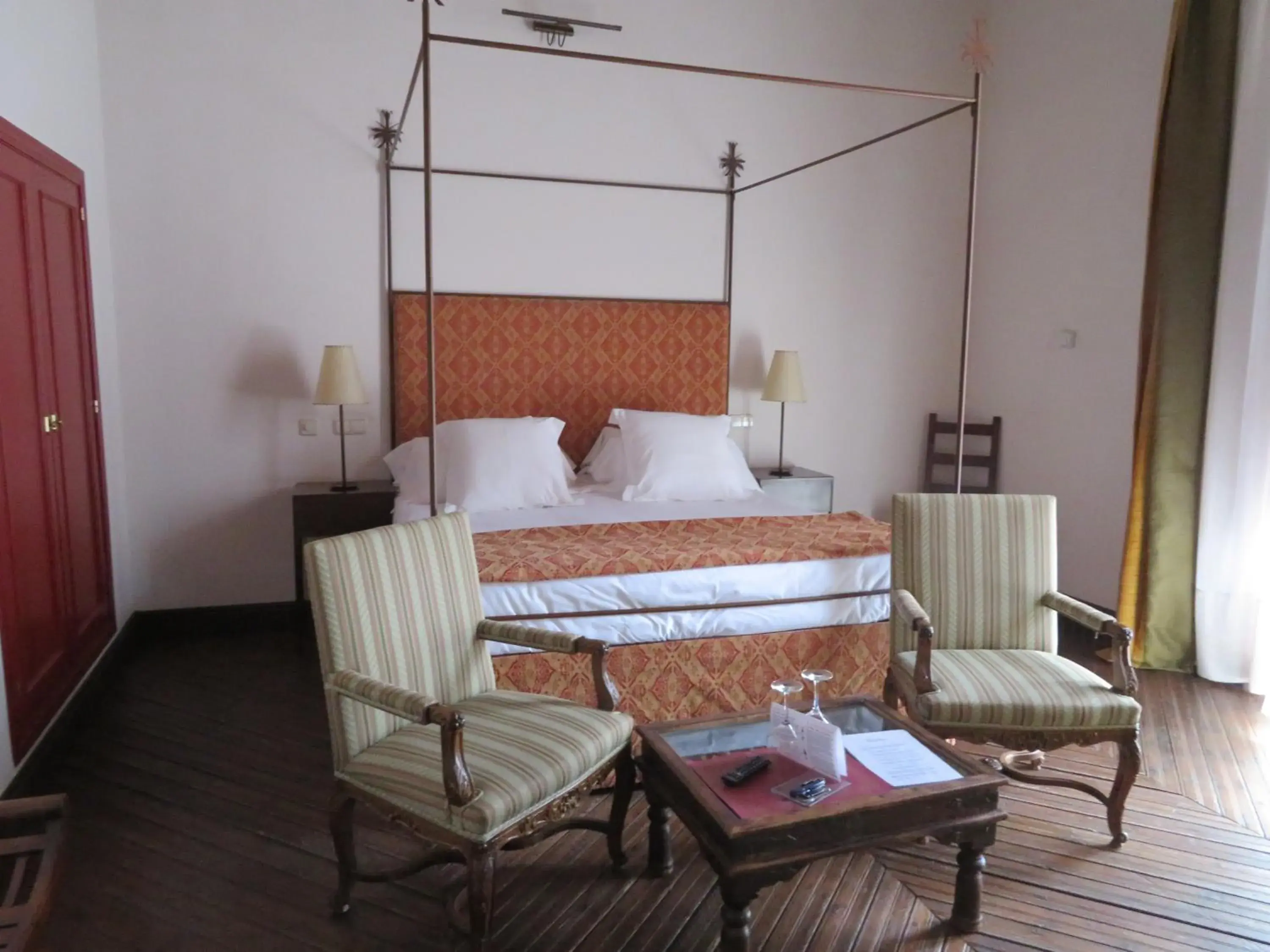 Superior Triple Room in Palacio Rejadorada Superior Triple Room in Palacio Rejadorada