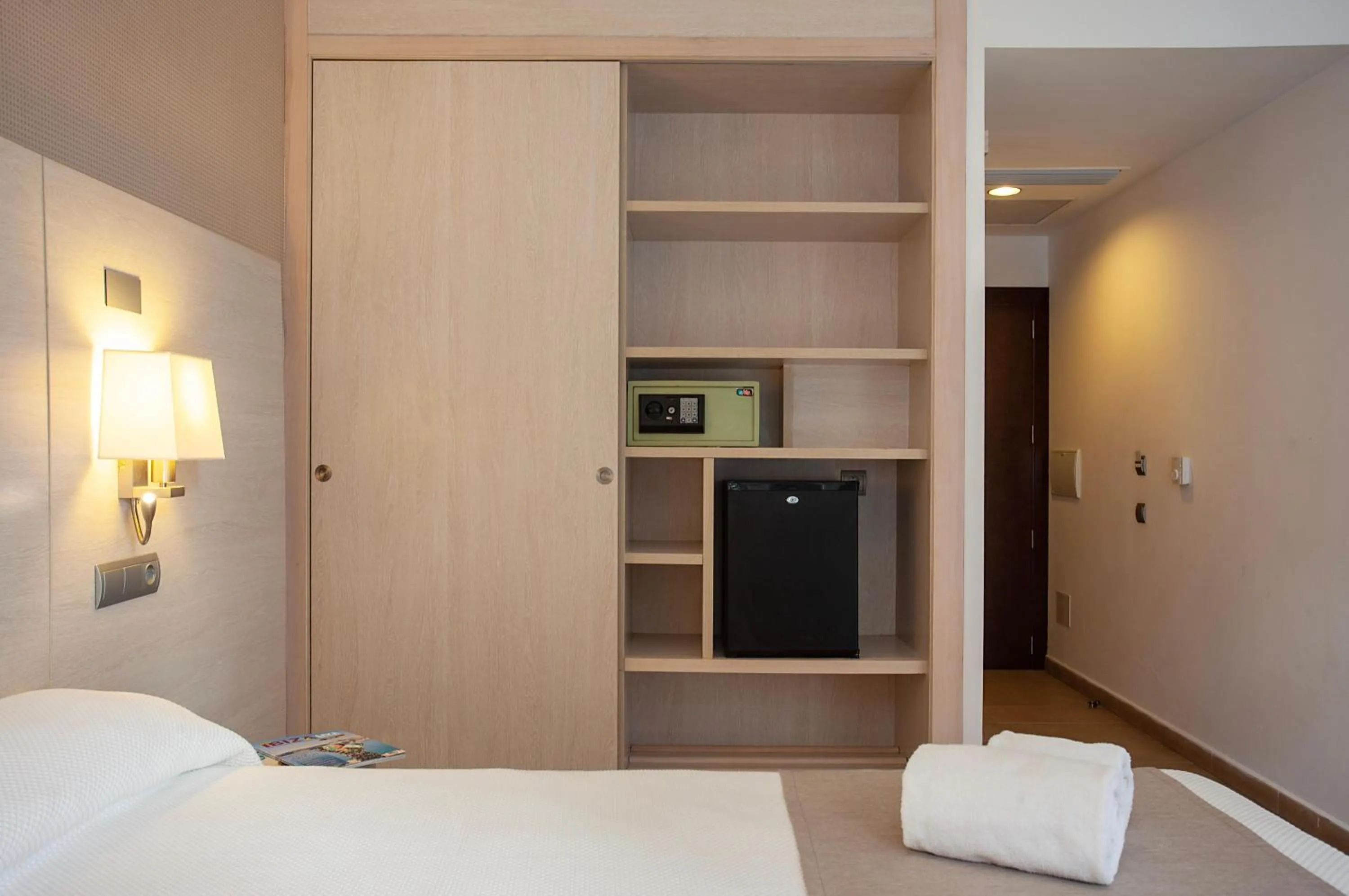 Photo of the whole room, Bed in Hotel Puchet Ibiza