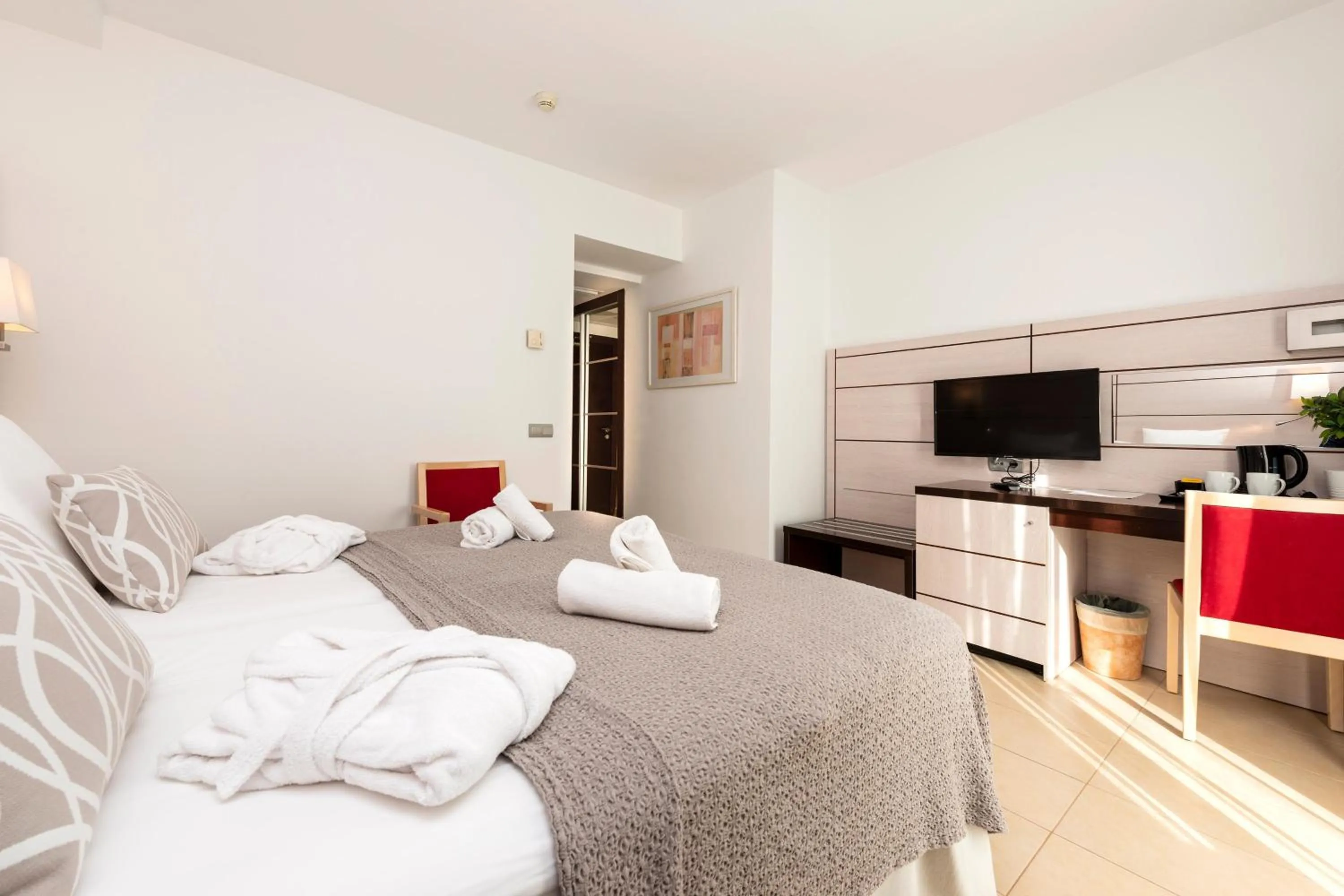 Photo of the whole room, Bed in Hotel Puchet Ibiza