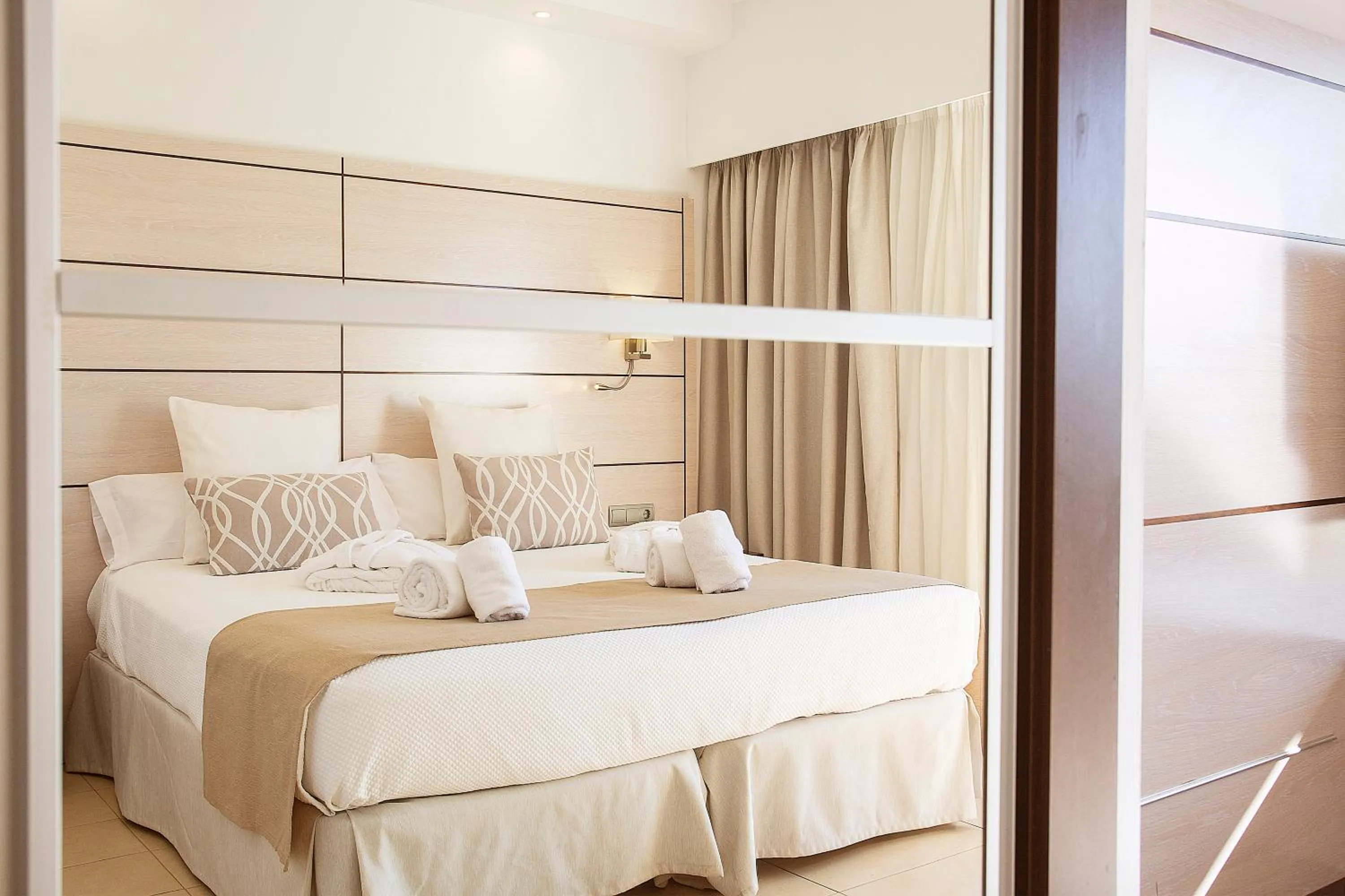 Photo of the whole room, Bed in Hotel Puchet Ibiza