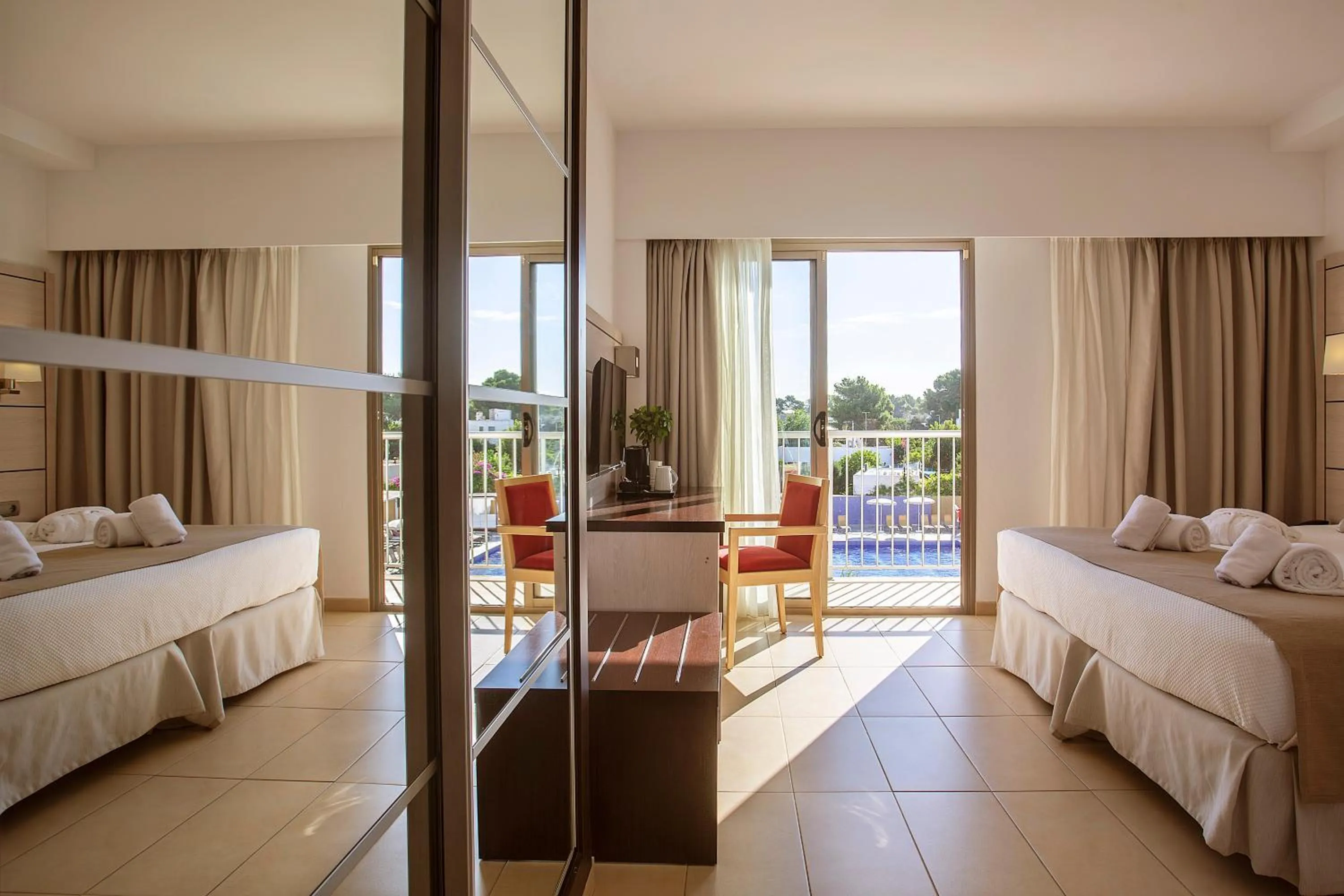 Photo of the whole room, Bed in Hotel Puchet Ibiza