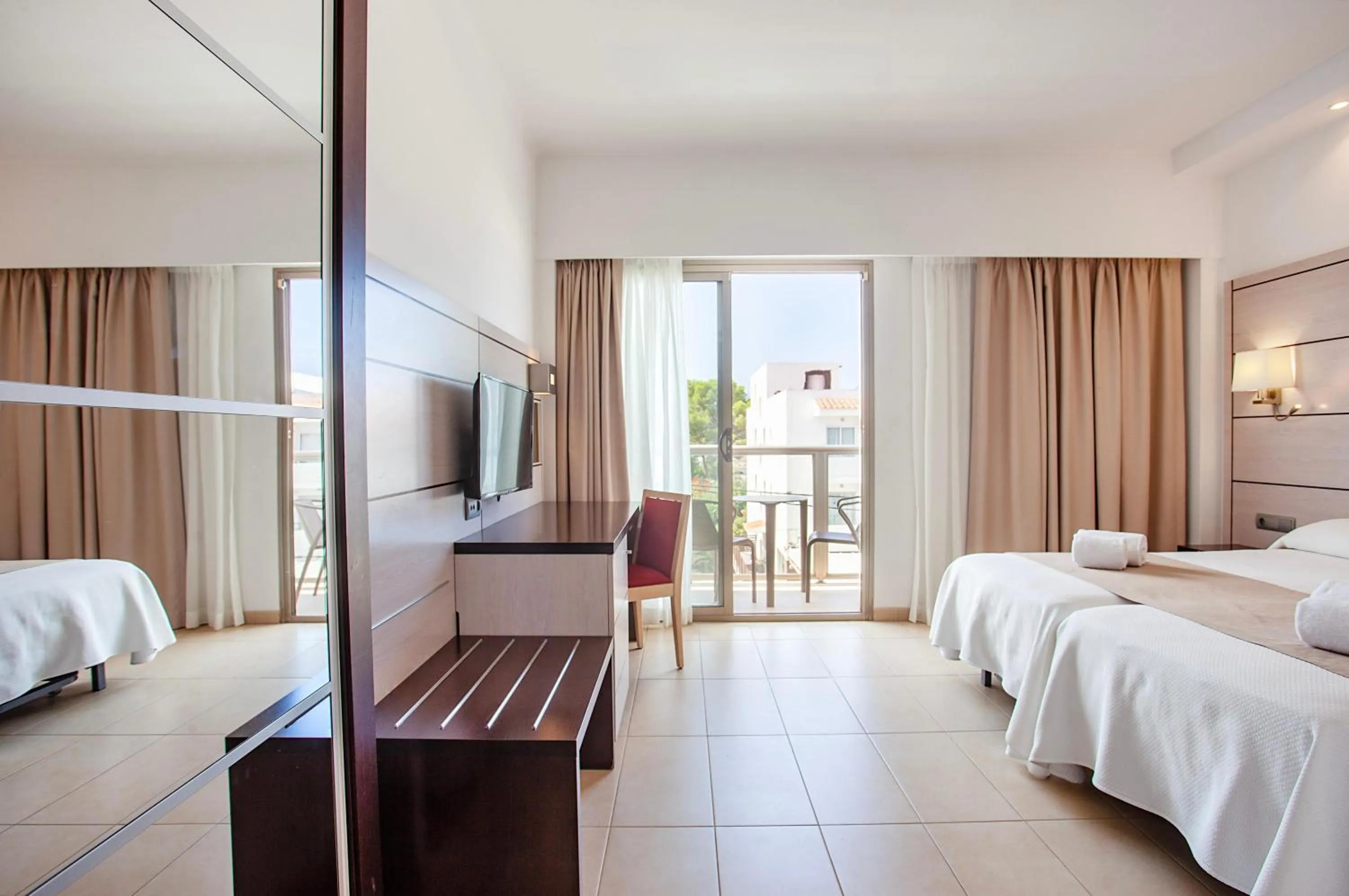 Photo of the whole room, Bed in Hotel Puchet Ibiza