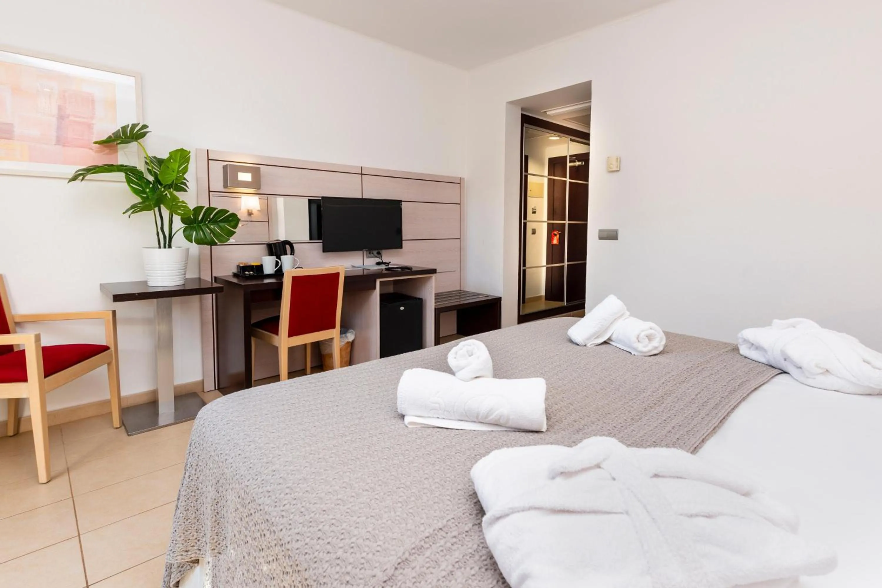 Photo of the whole room, Bed in Hotel Puchet Ibiza