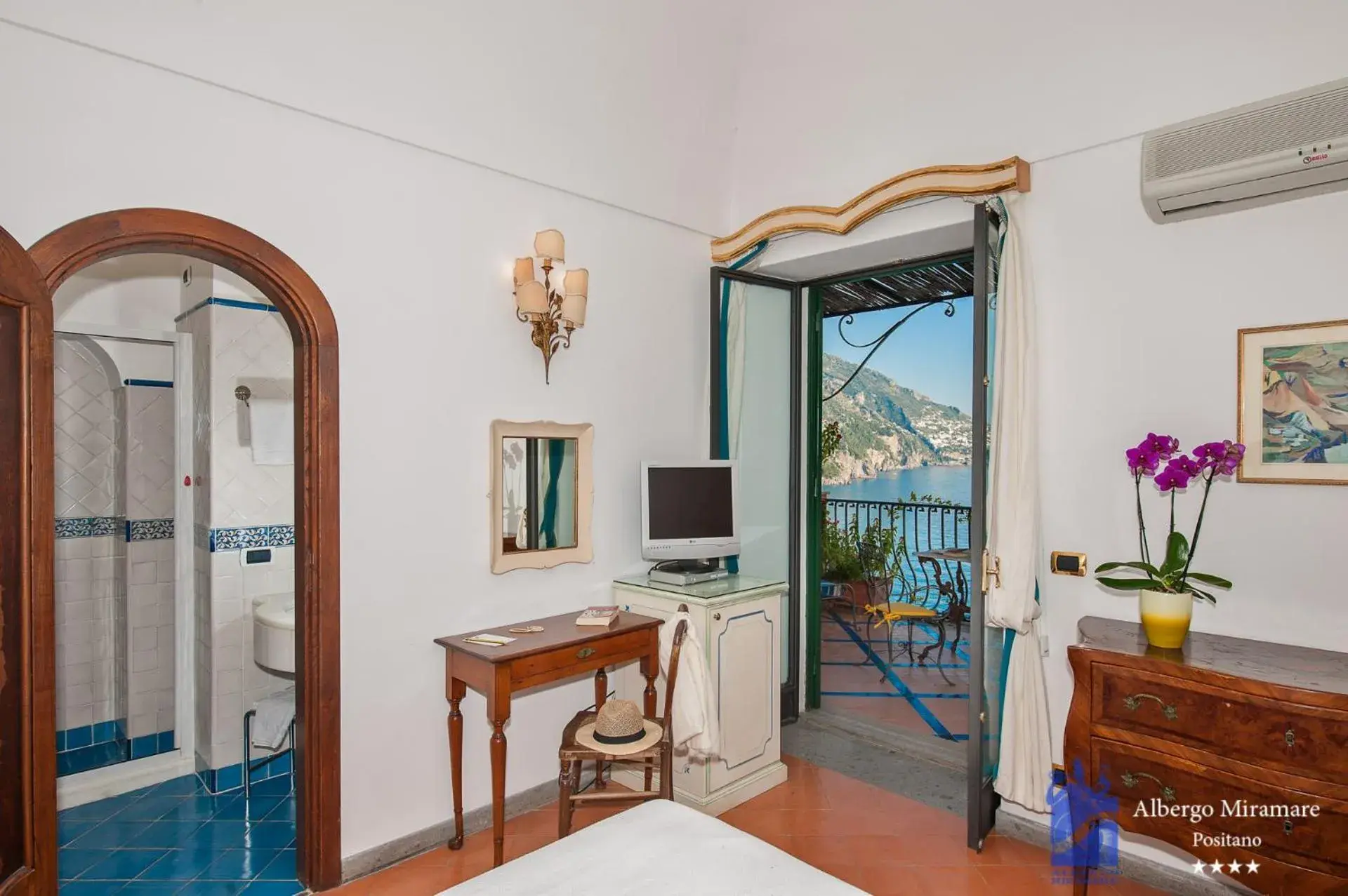 Double Room with Sea View in Albergo Miramare Positano Double Room with Sea View in Albergo Miramare Positano