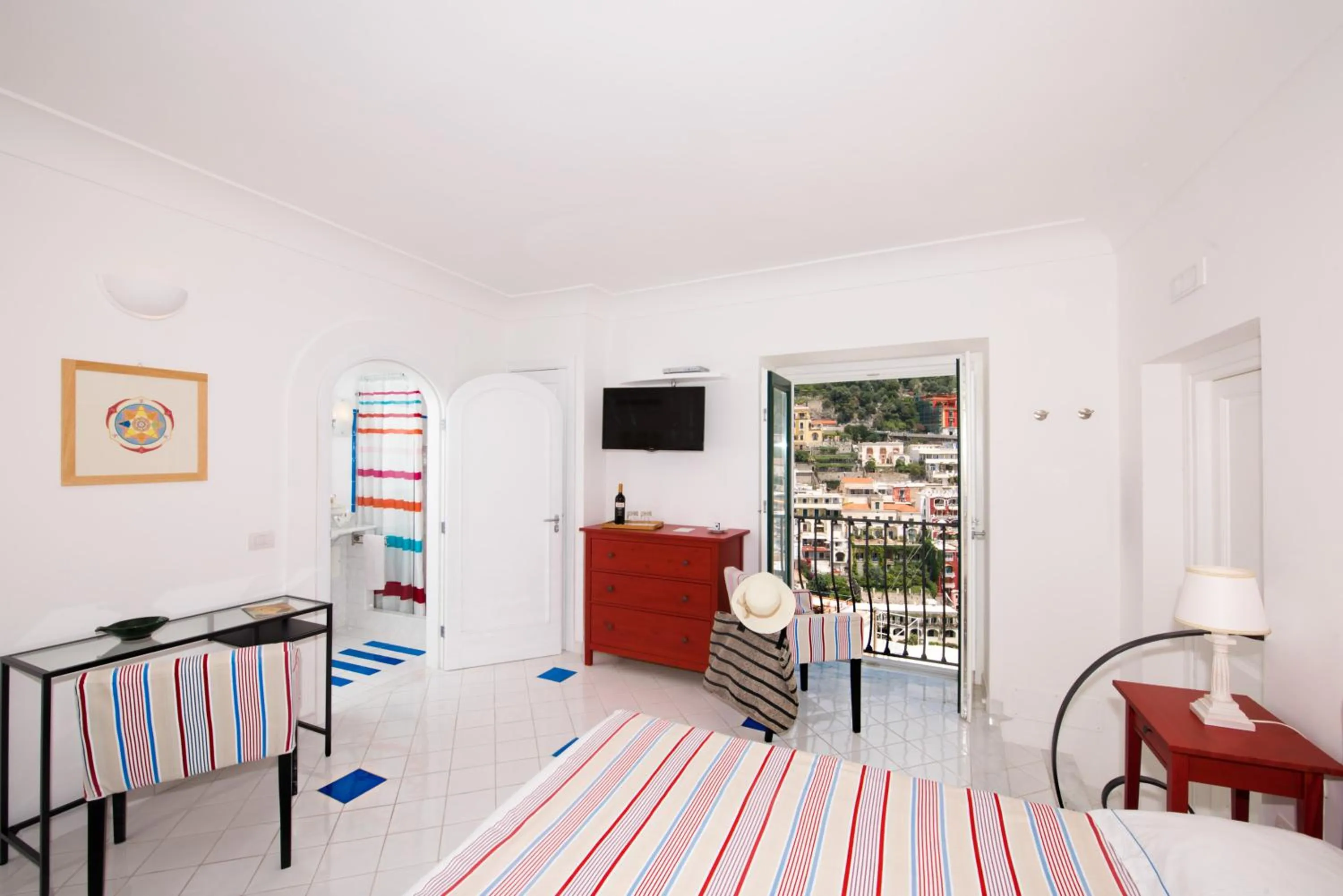 Photo of the whole room, Bed in Albergo Miramare Positano