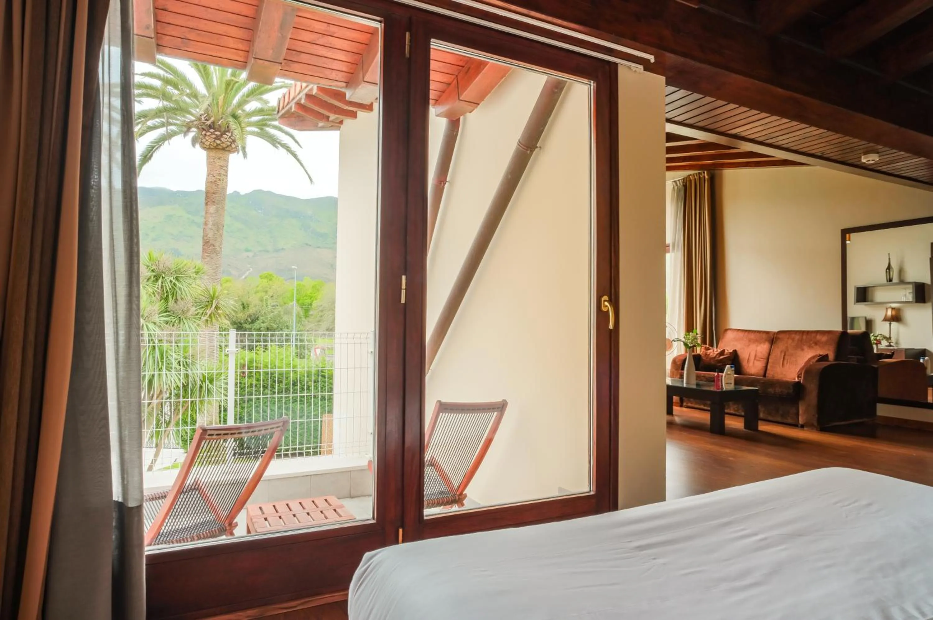 Photo of the whole room, Bed in Indiana Boutique Hotel