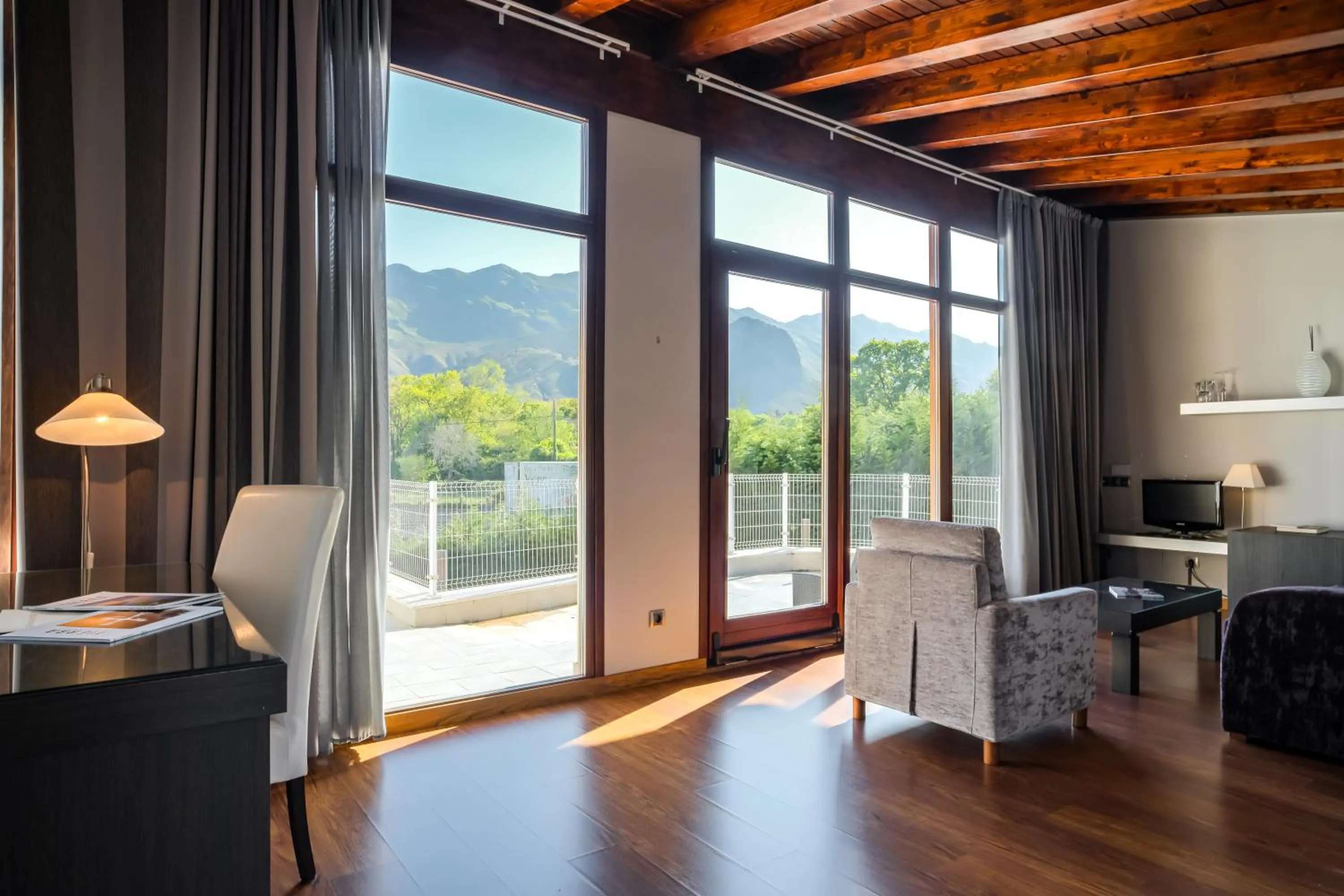 Photo of the whole room in Indiana Boutique Hotel