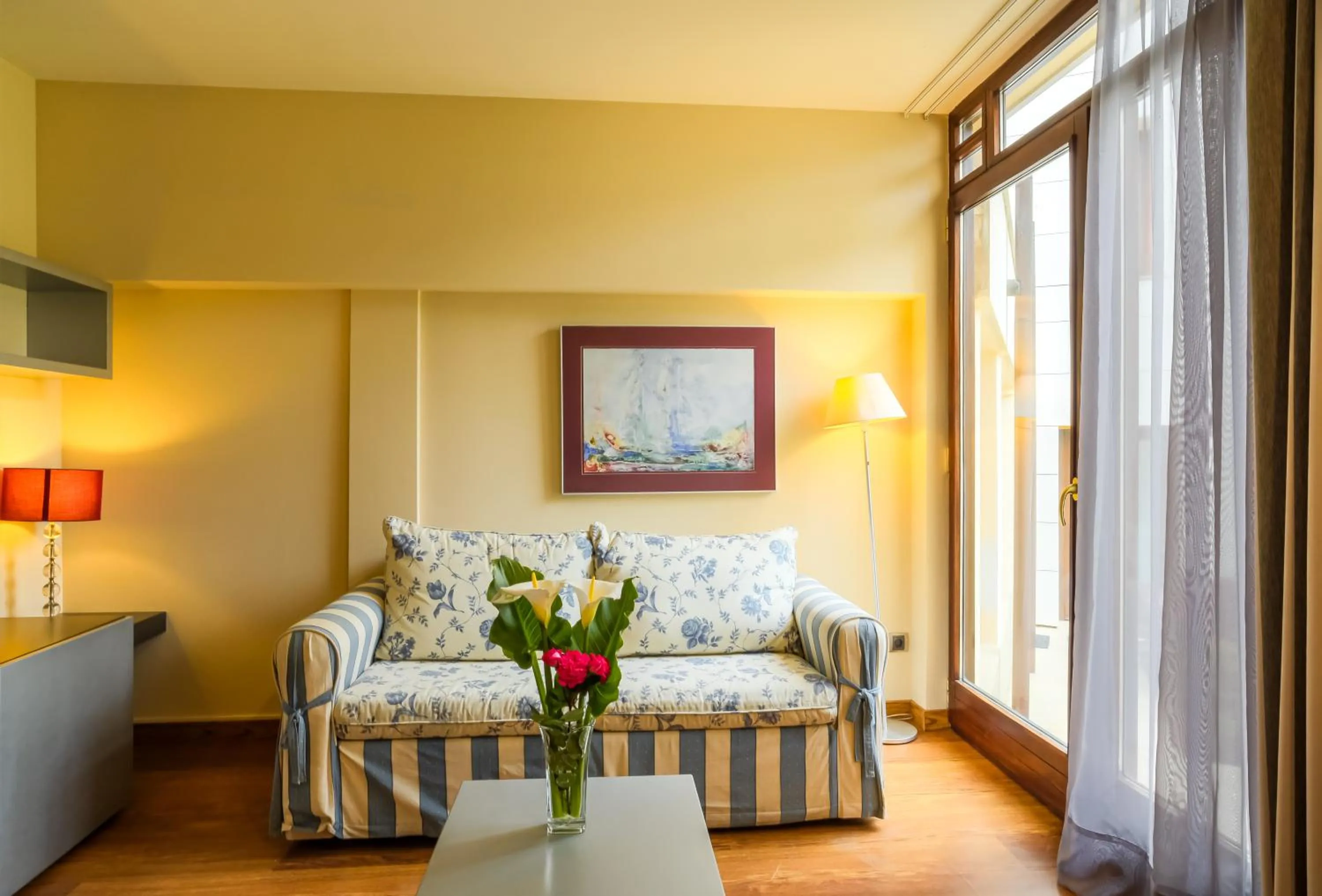 Photo of the whole room in Indiana Boutique Hotel