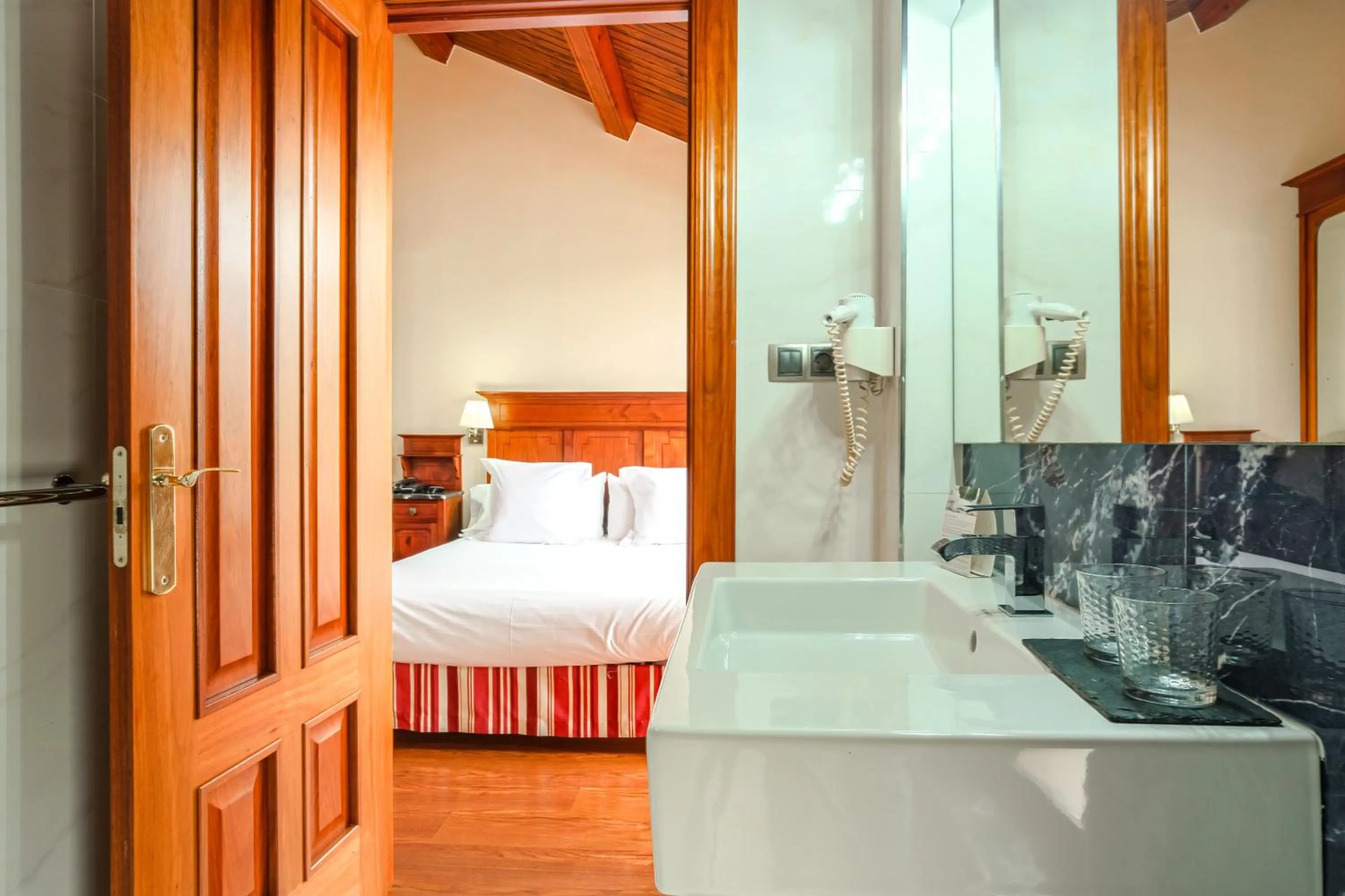 Bed in Indiana Boutique Hotel