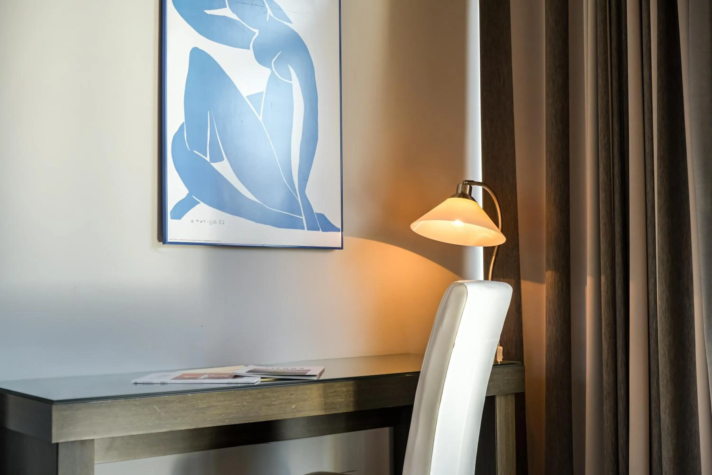 Photo of the whole room, Bed in Indiana Boutique Hotel