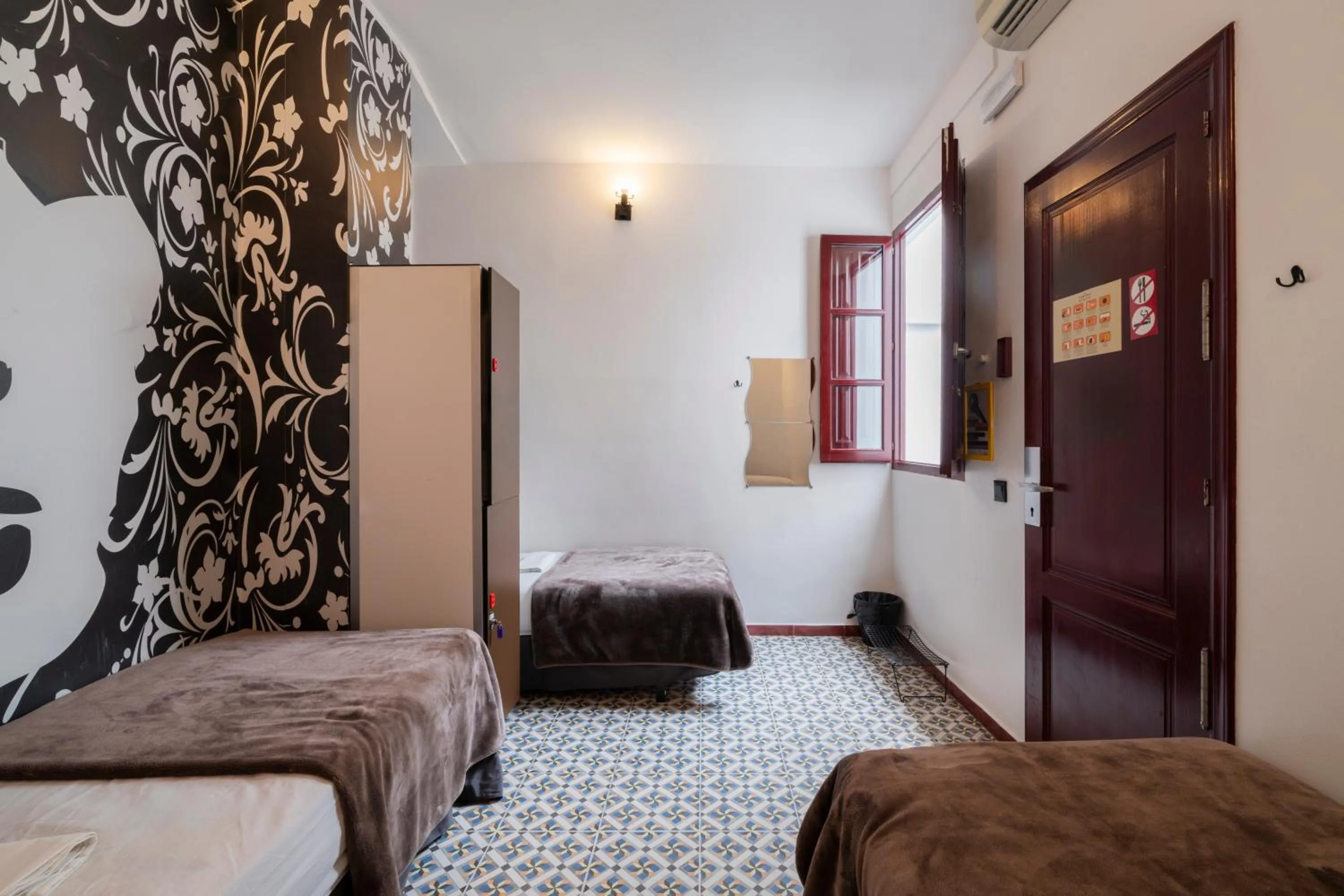 Bed in Home Youth Hostel by Feetup Hostels