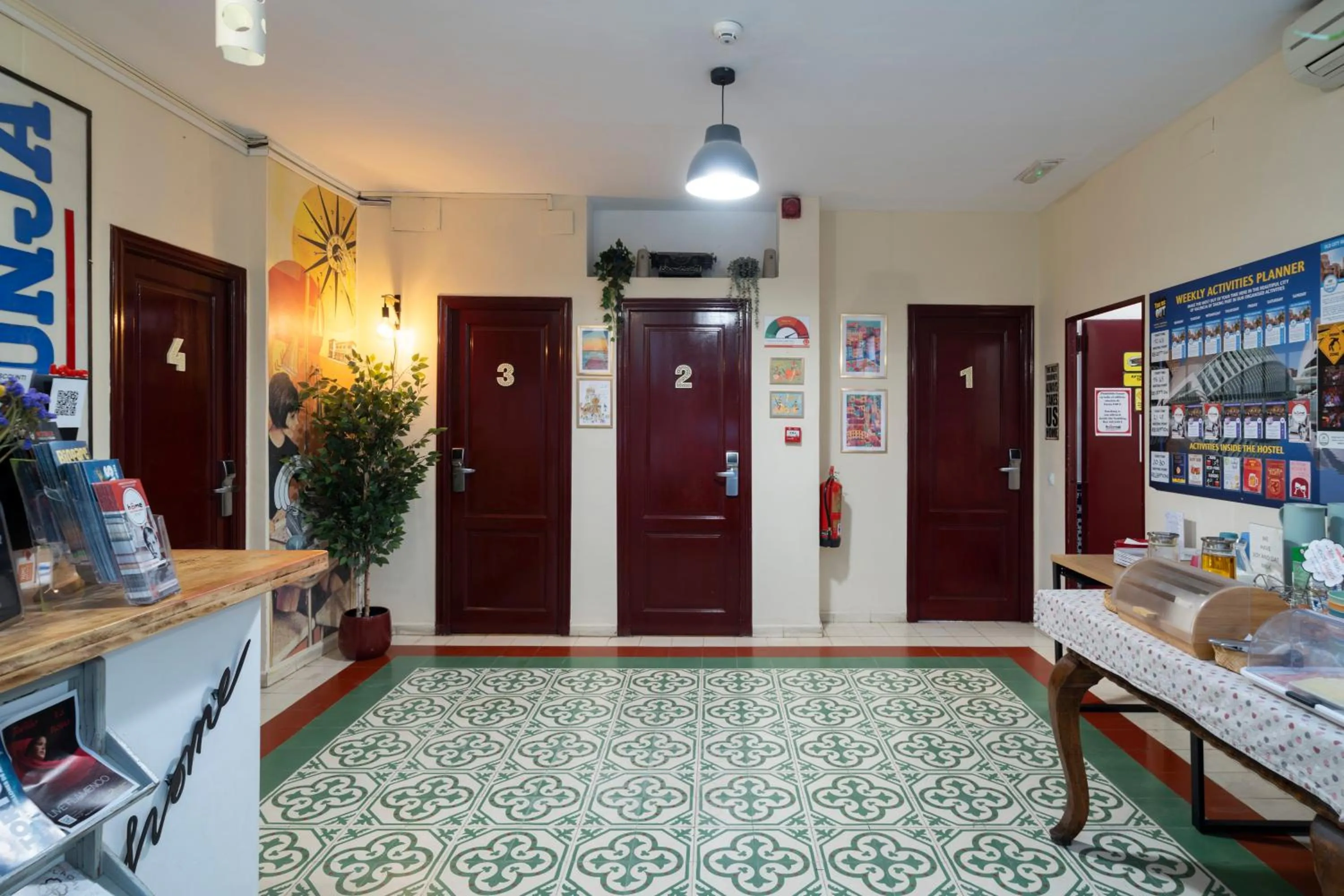 Lobby or reception in Home Youth Hostel by Feetup Hostels