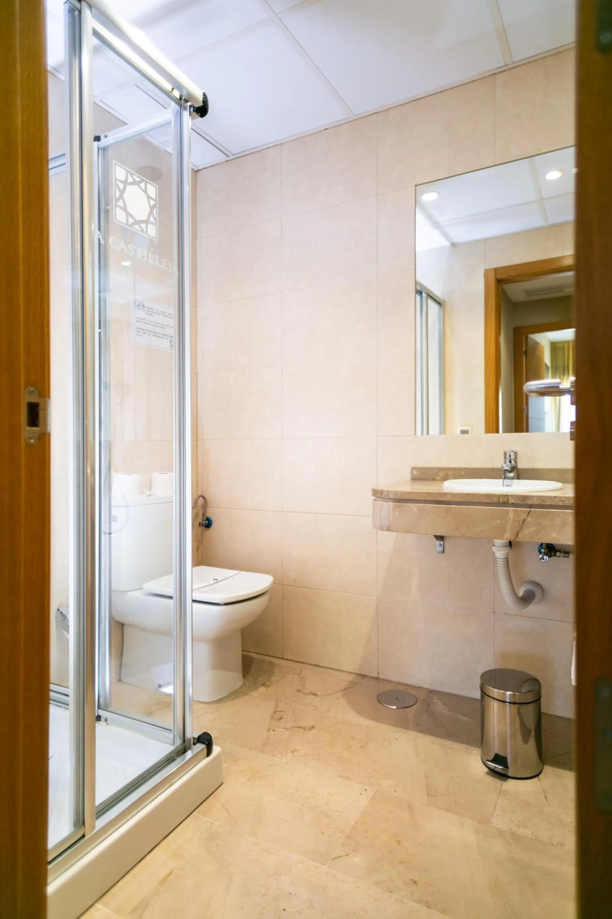 Shower in Apartamentos Turísticos La Castilleja