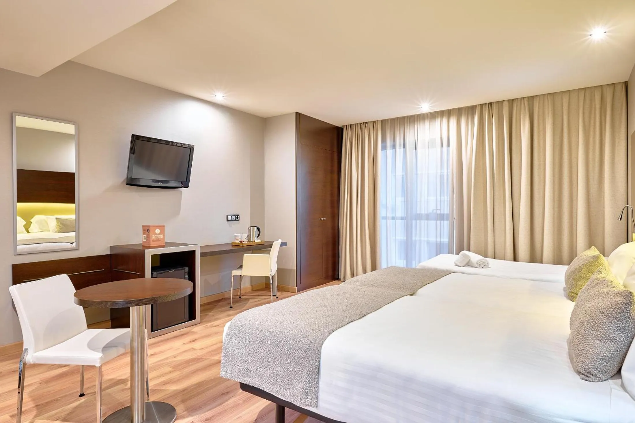 Bed in Turia Granada