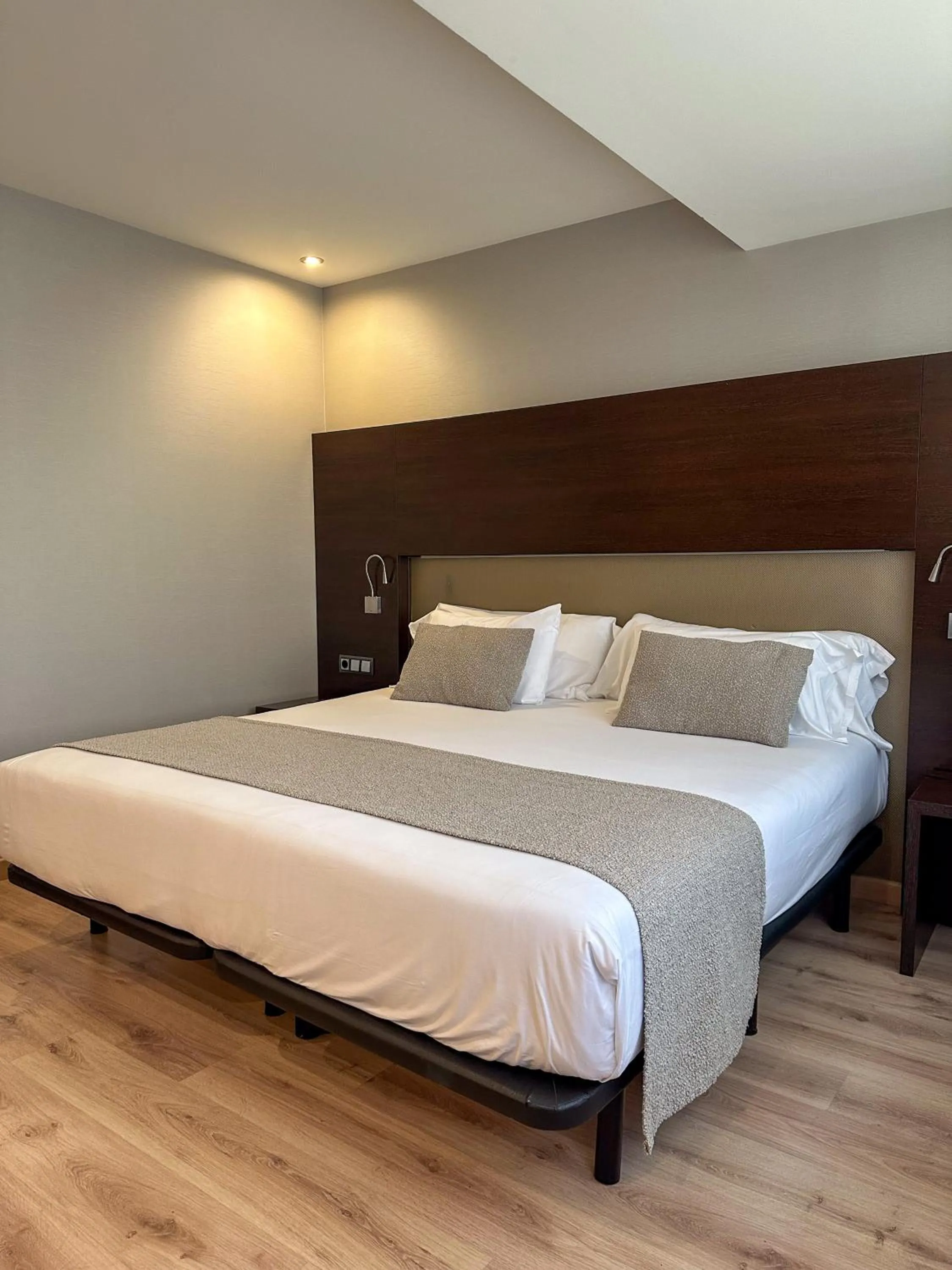 Bed in Hotel Tent Granada