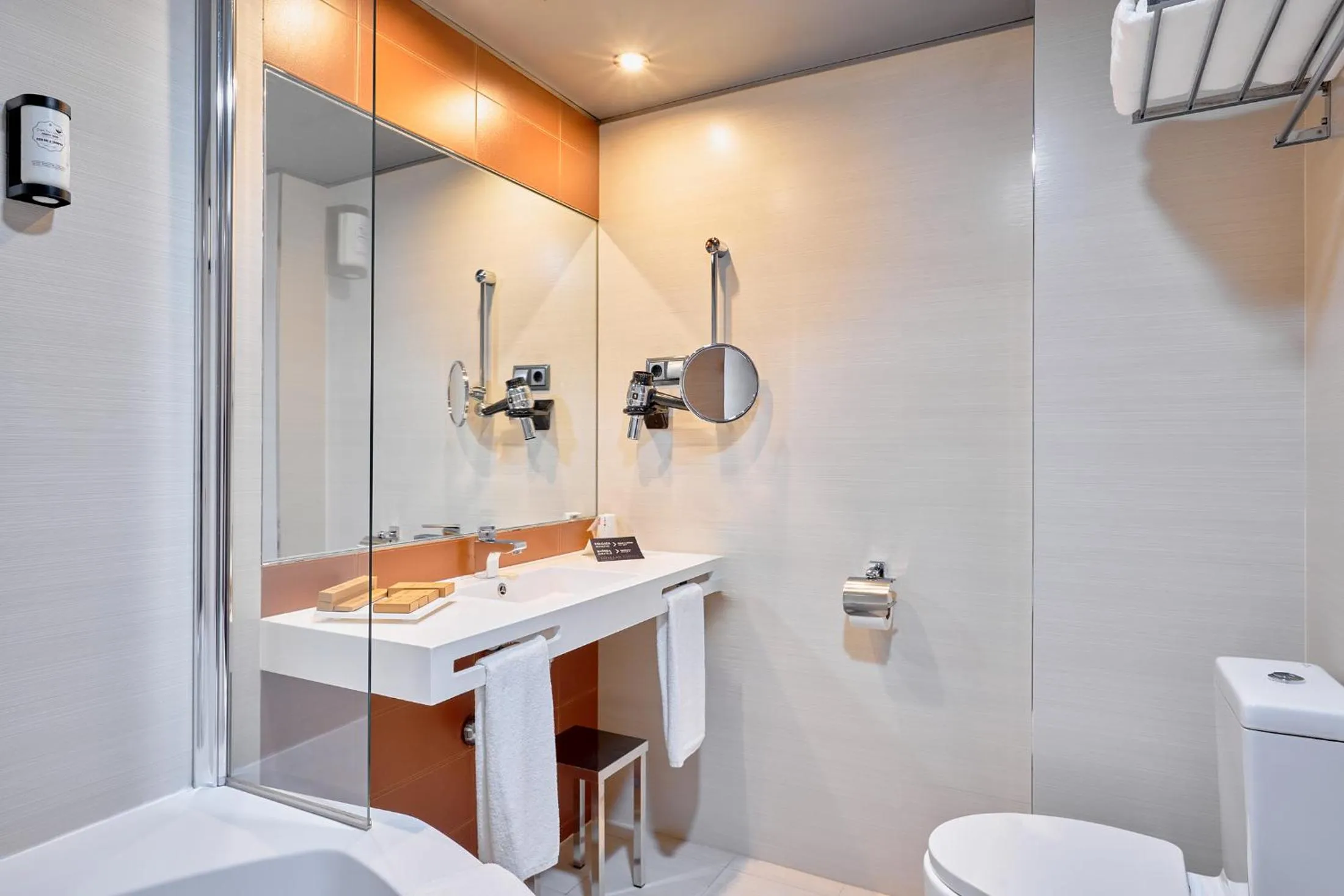 Shower in Turia Granada