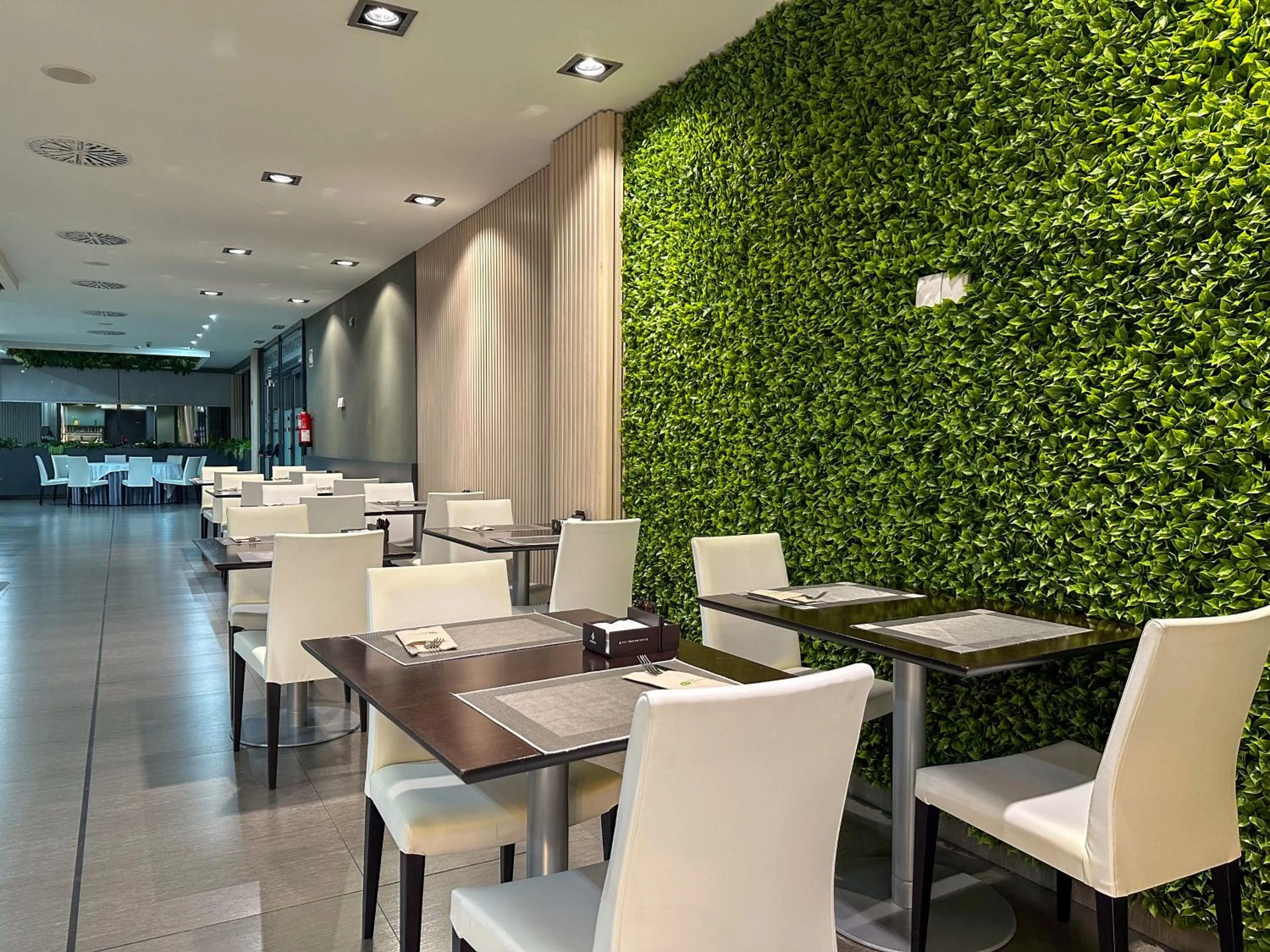 Restaurant/places to eat in Turia Granada