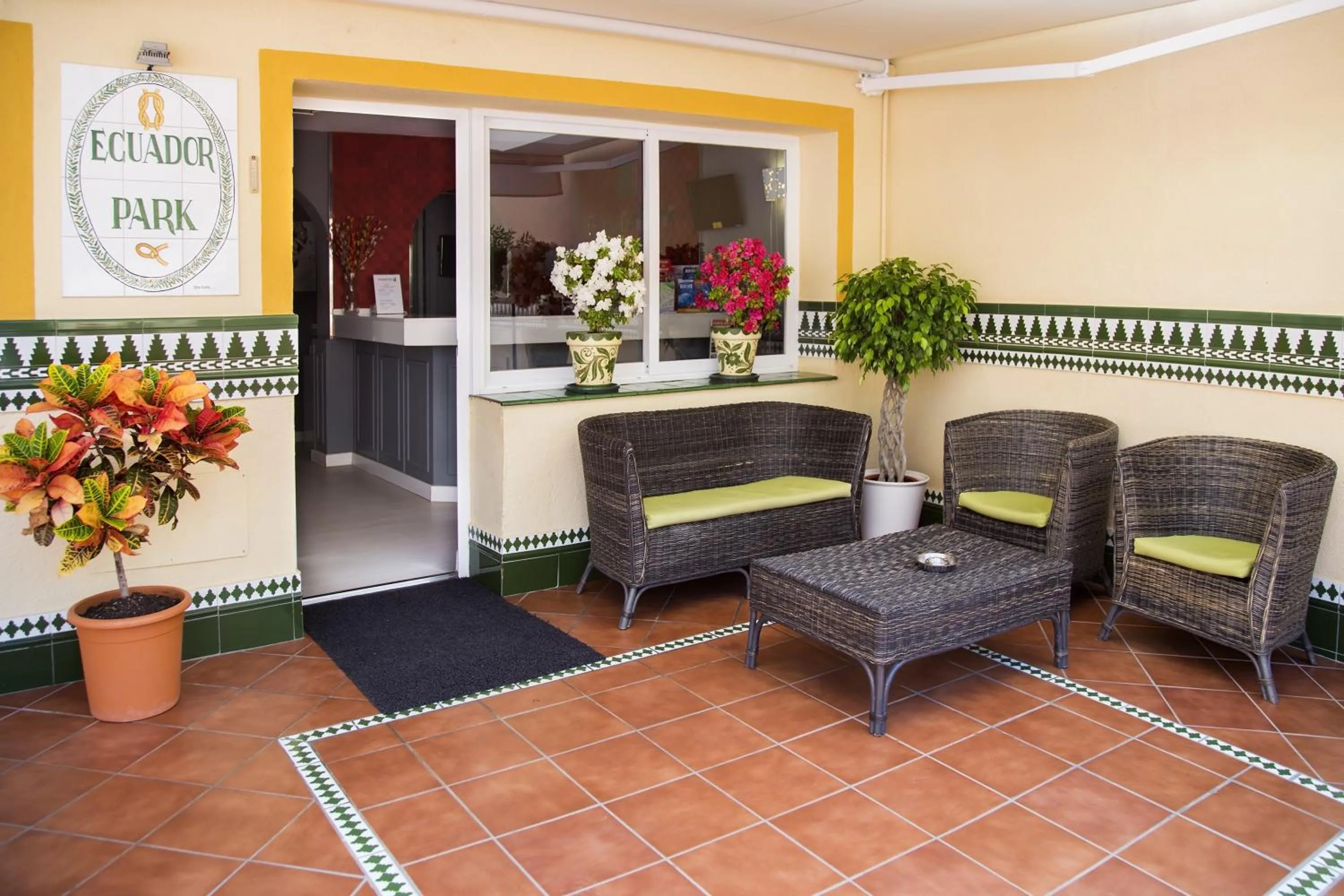 Lobby or reception in Apartamentos Ecuador Park