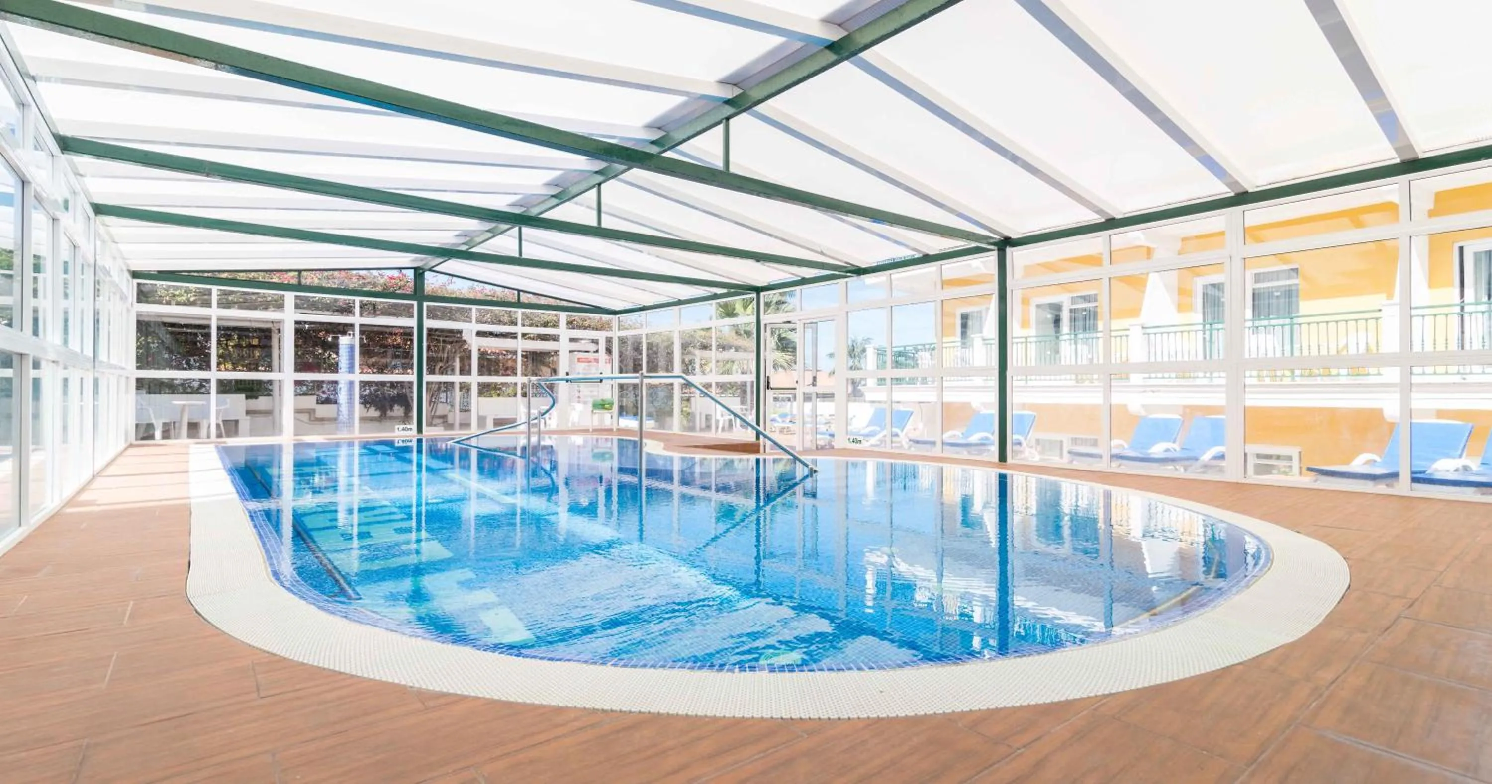 Swimming pool in Apartamentos La Carabela