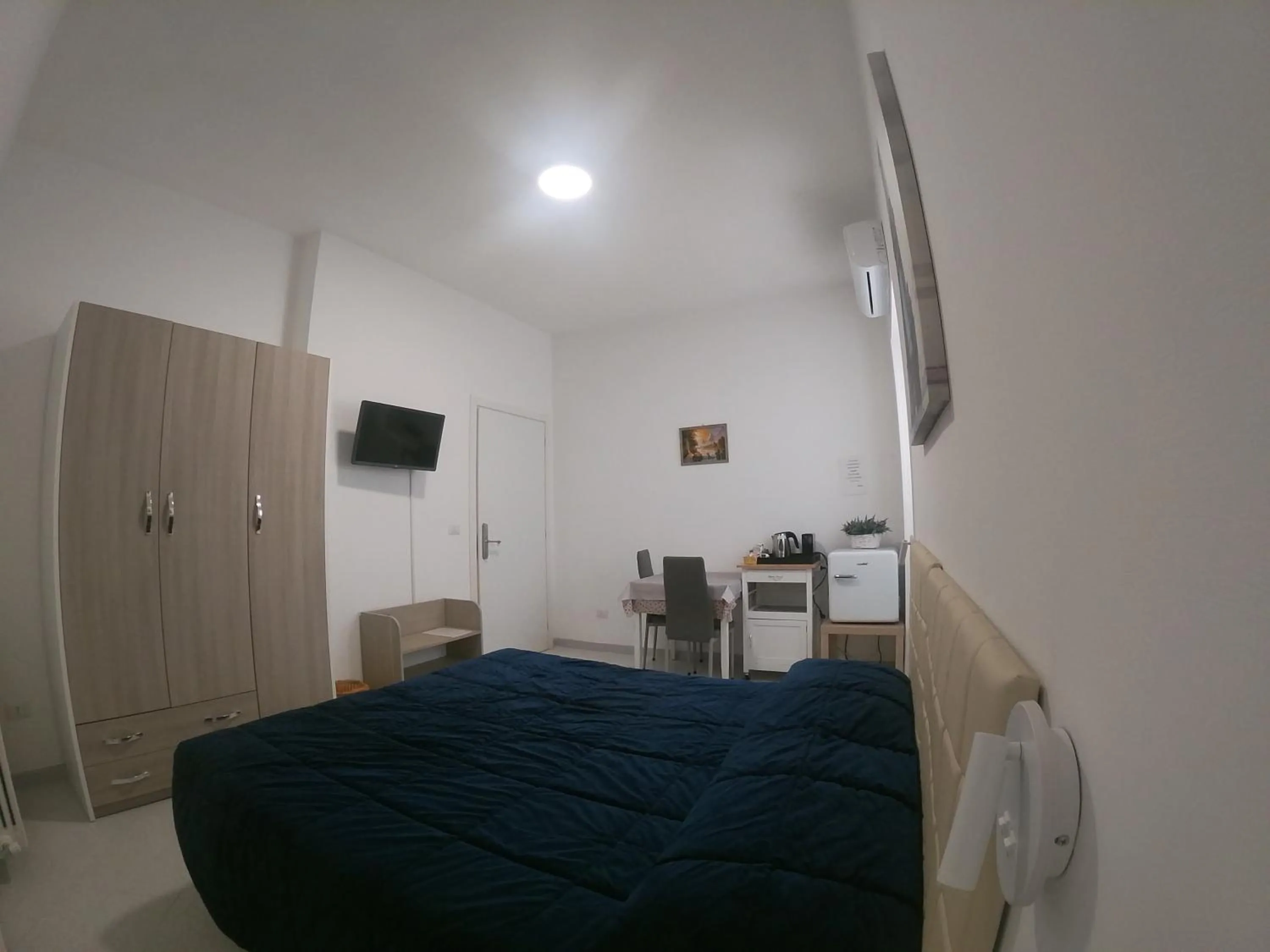 Bedroom, Bed in B&B Ostello Villafranca