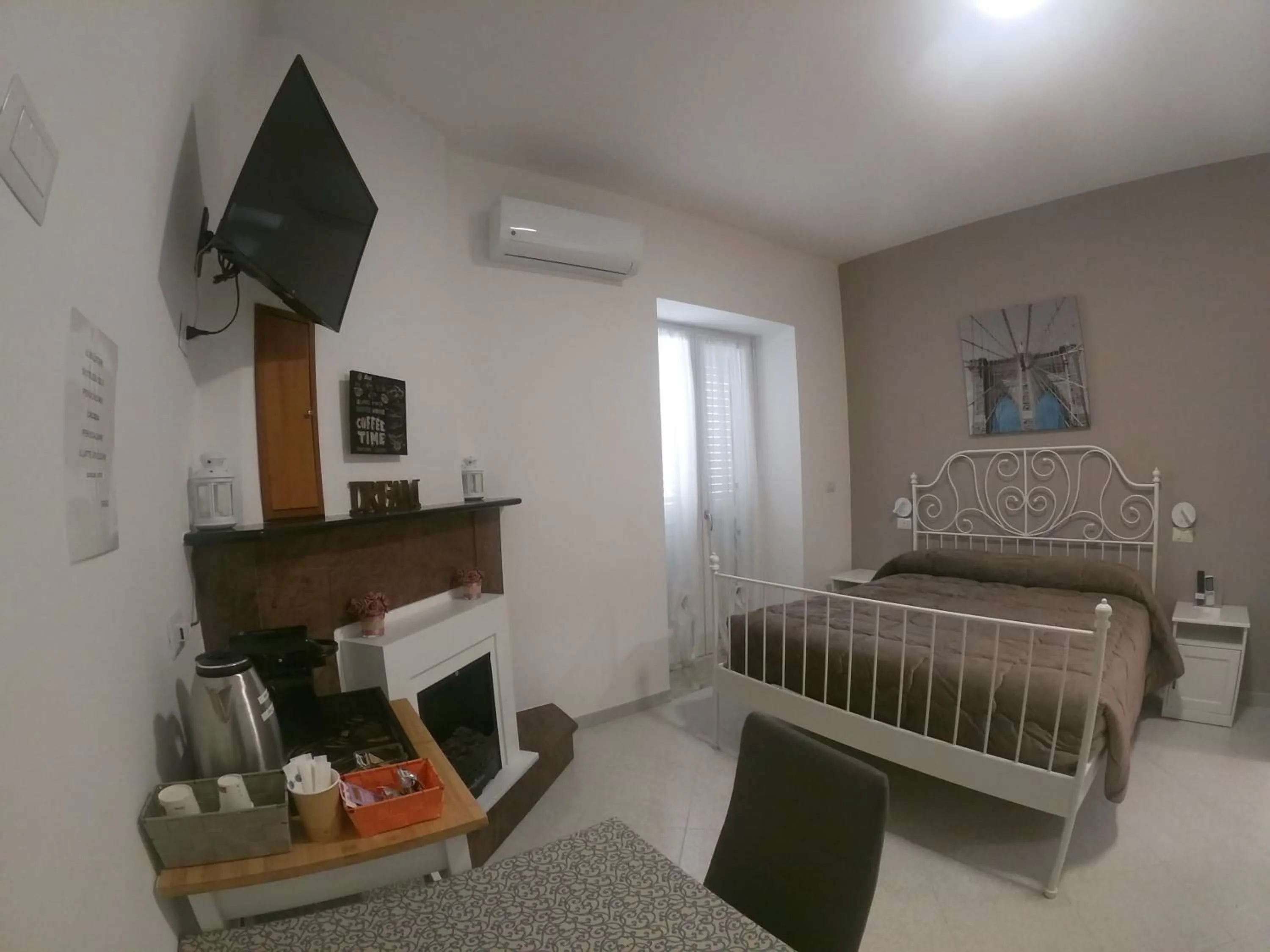 Bedroom, Bed in B&B Ostello Villafranca