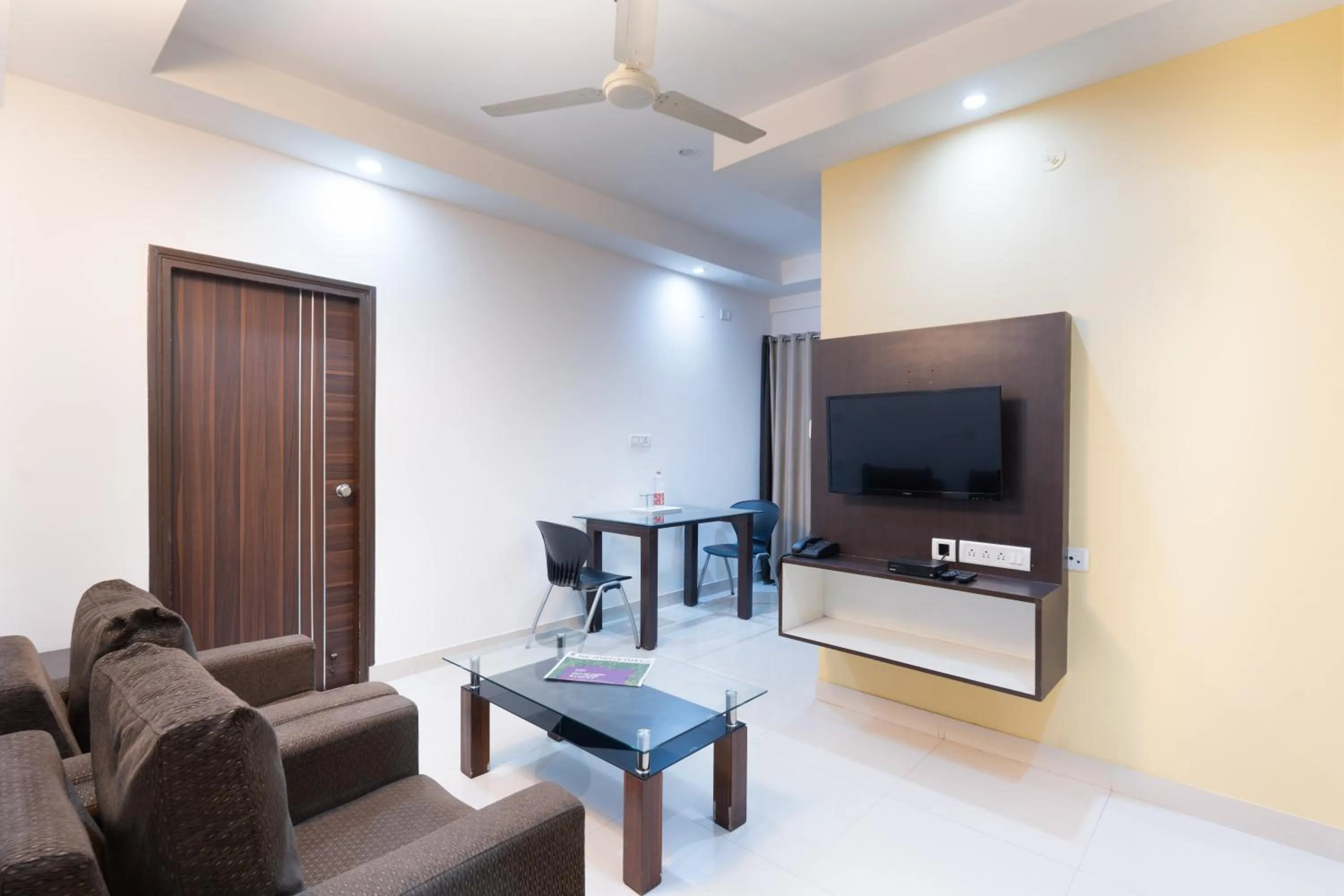 Seating area in Itsy Hotels Worldtree ITPL