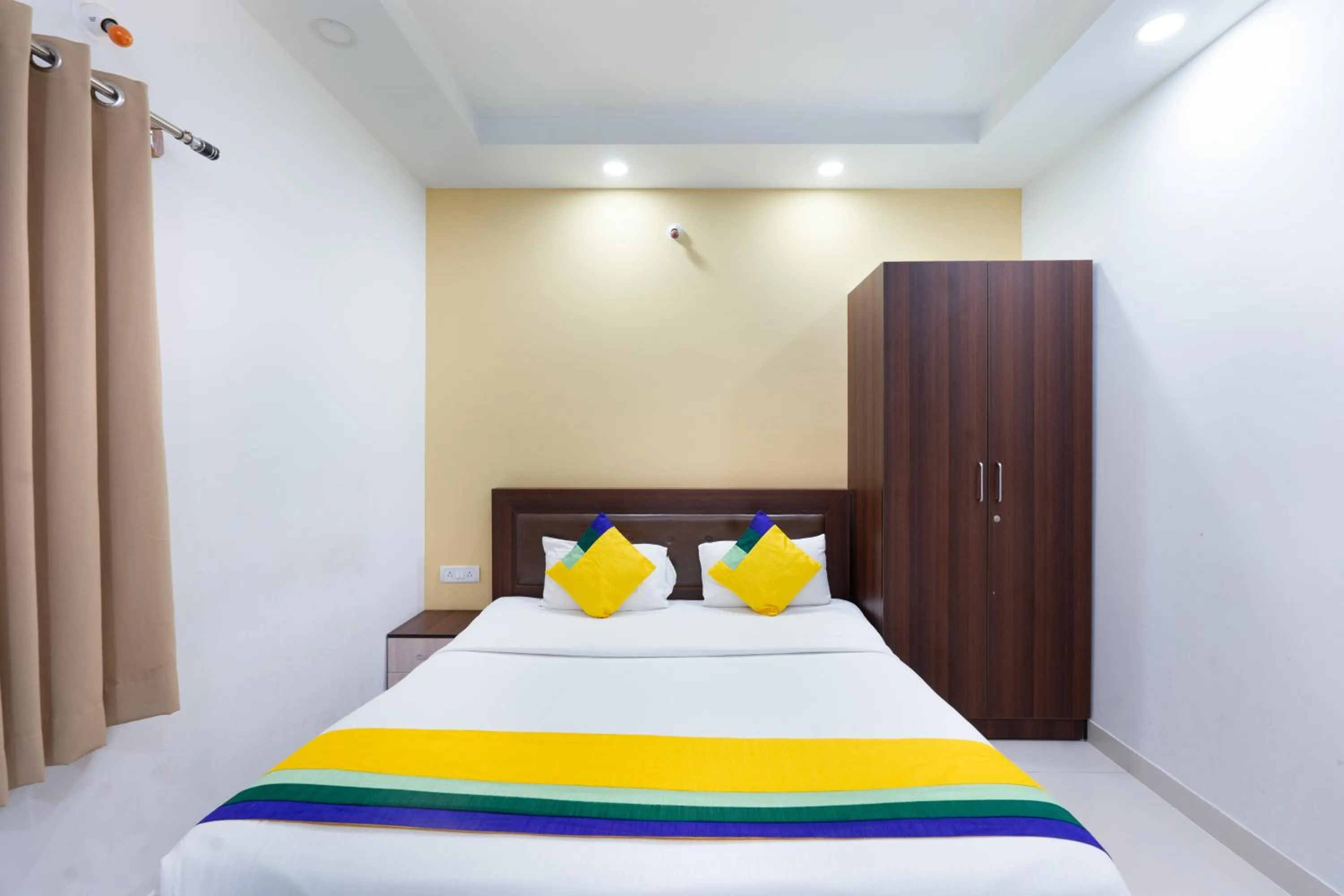 Bedroom, Bed in Itsy Hotels Worldtree ITPL