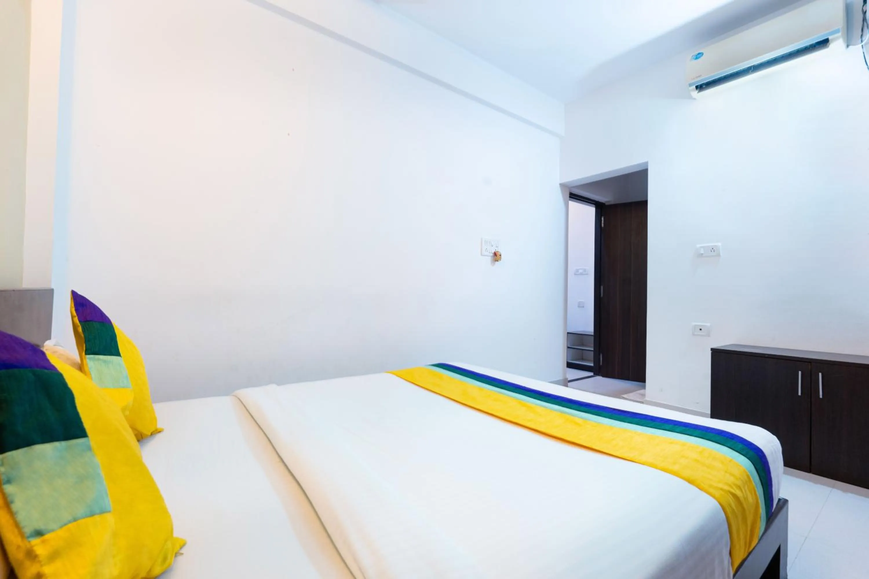 Bedroom, Bed in Itsy Hotels Worldtree ITPL