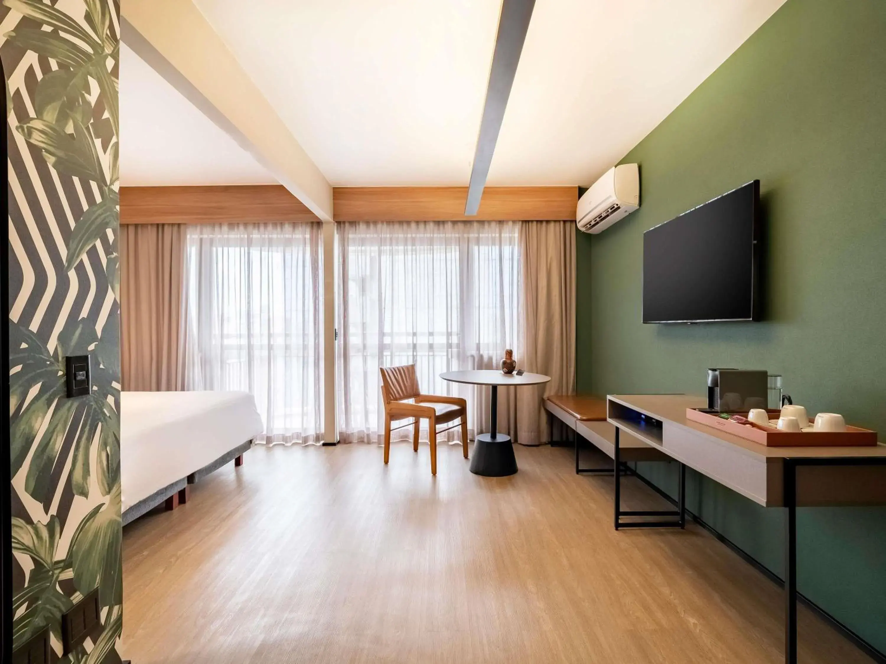 Executive King Room with Balcony and City View - single occupancy in Grand Mercure SP Itaim Bibi Executive King Room with Balcony and City View - single occupancy in Grand Mercure SP Itaim Bibi