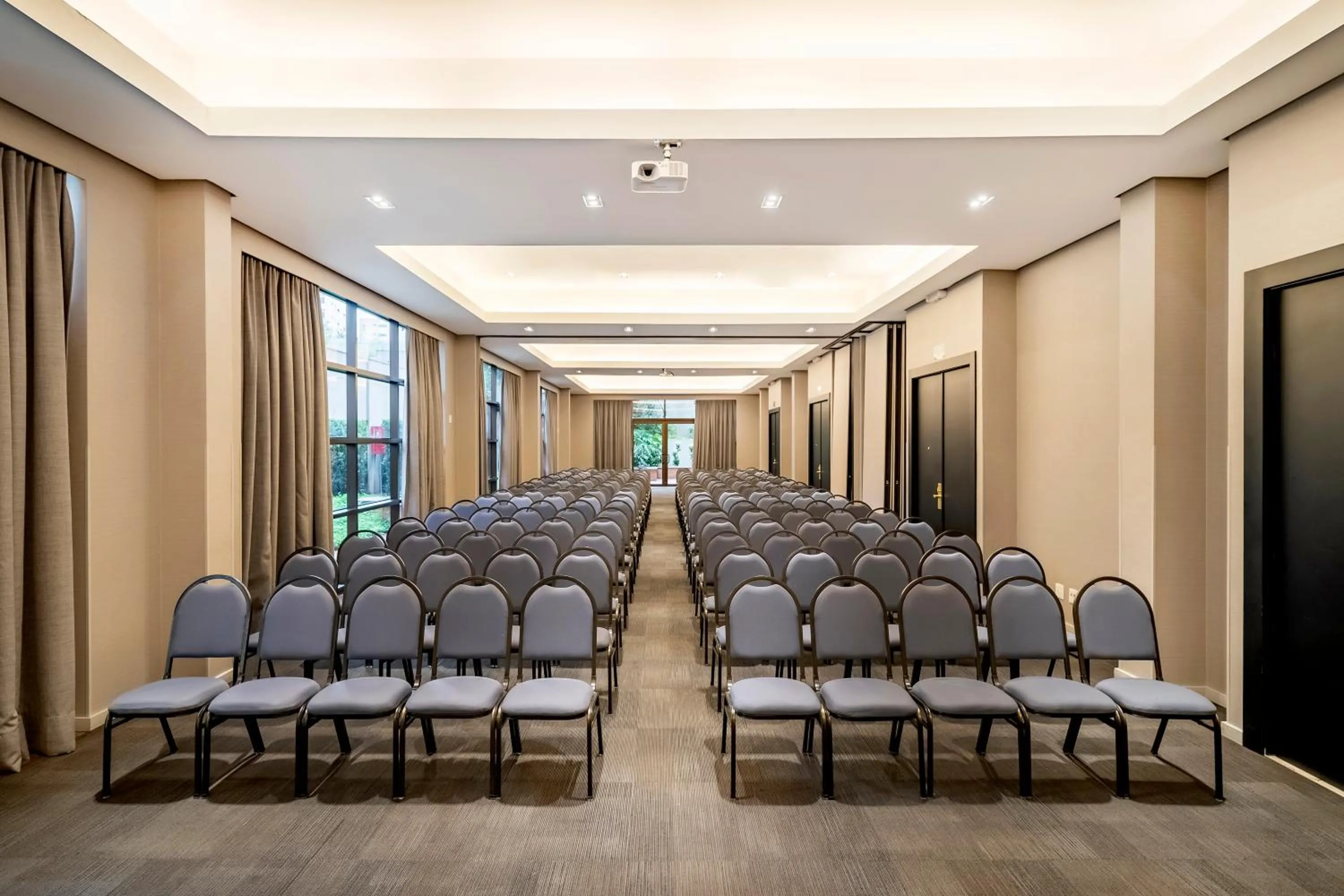 Meeting/conference room in Grand Mercure SP Itaim Bibi