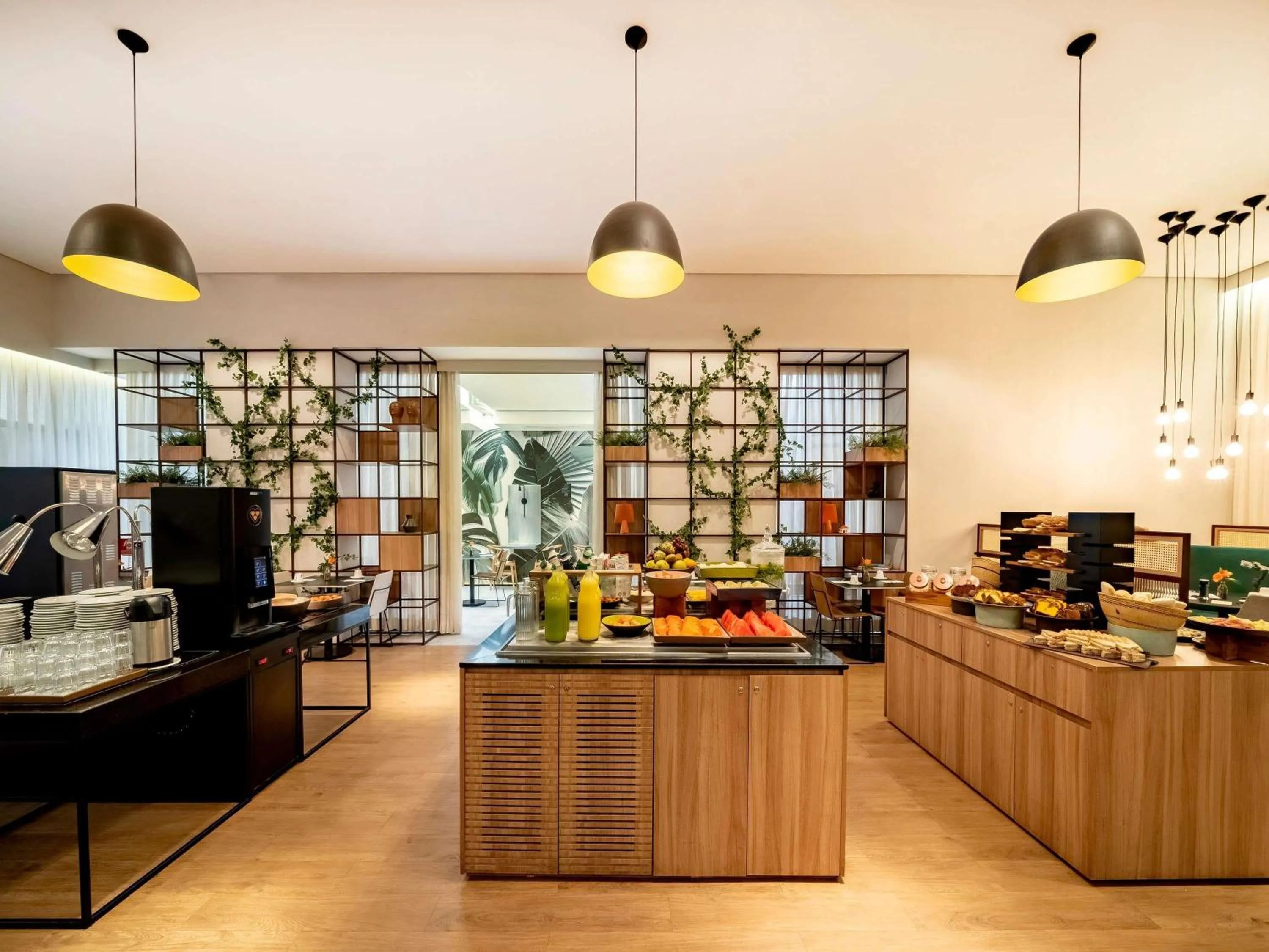 Restaurant/places to eat in Grand Mercure SP Itaim Bibi