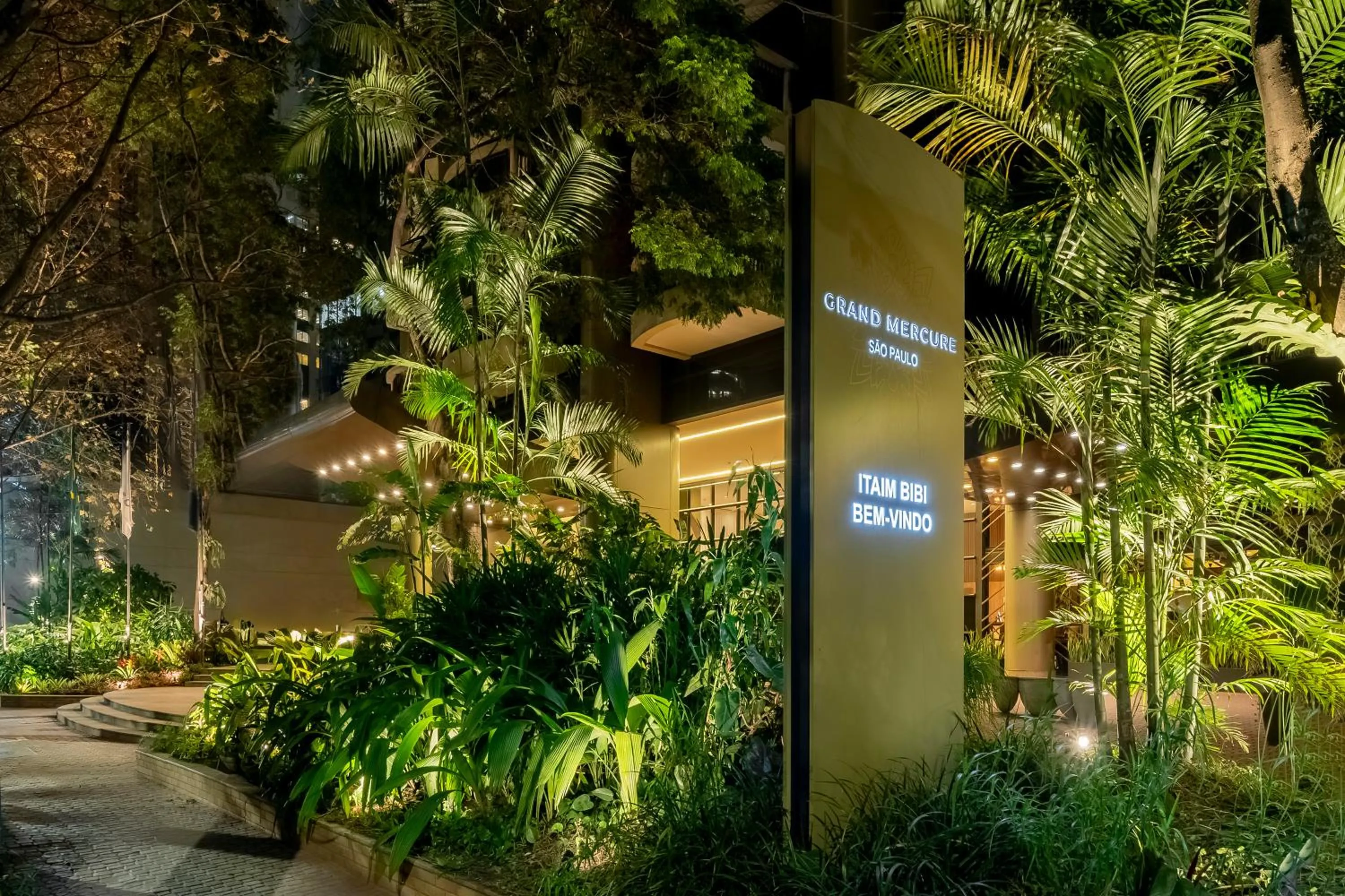 Facade/entrance in Grand Mercure SP Itaim Bibi