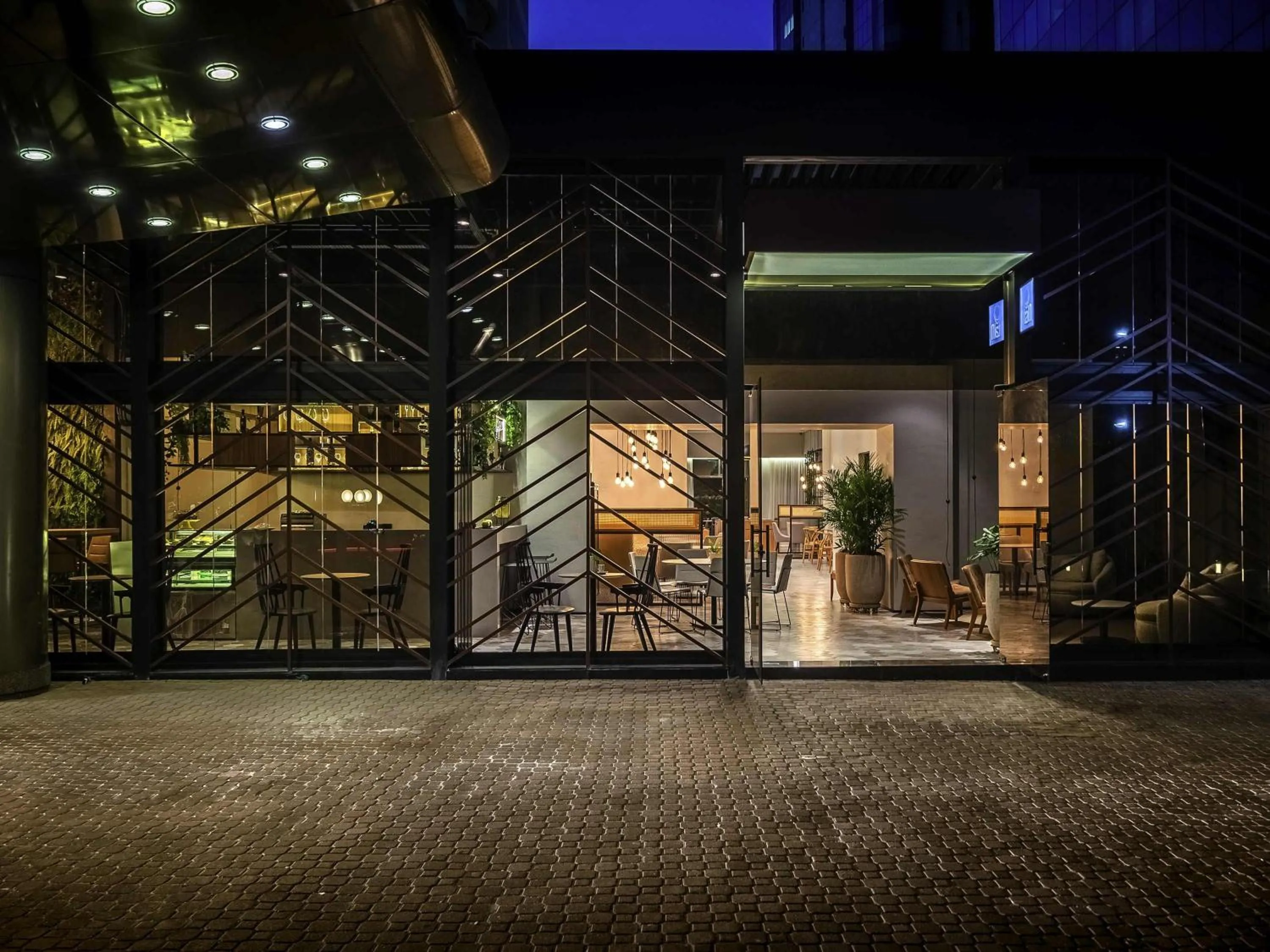 Restaurant/places to eat in Grand Mercure SP Itaim Bibi