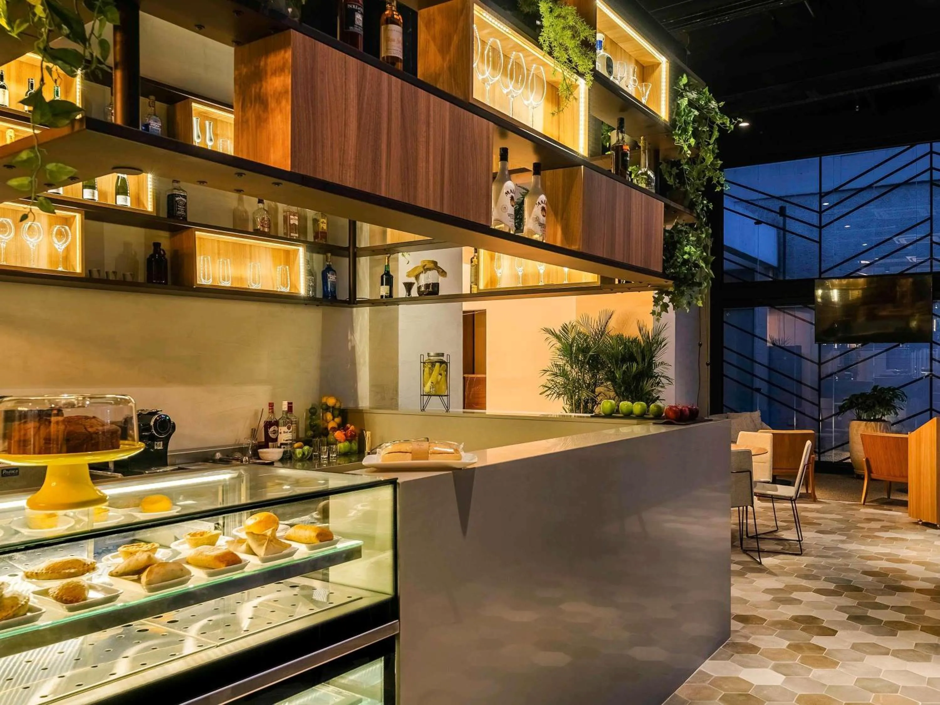 Restaurant/places to eat in Grand Mercure SP Itaim Bibi