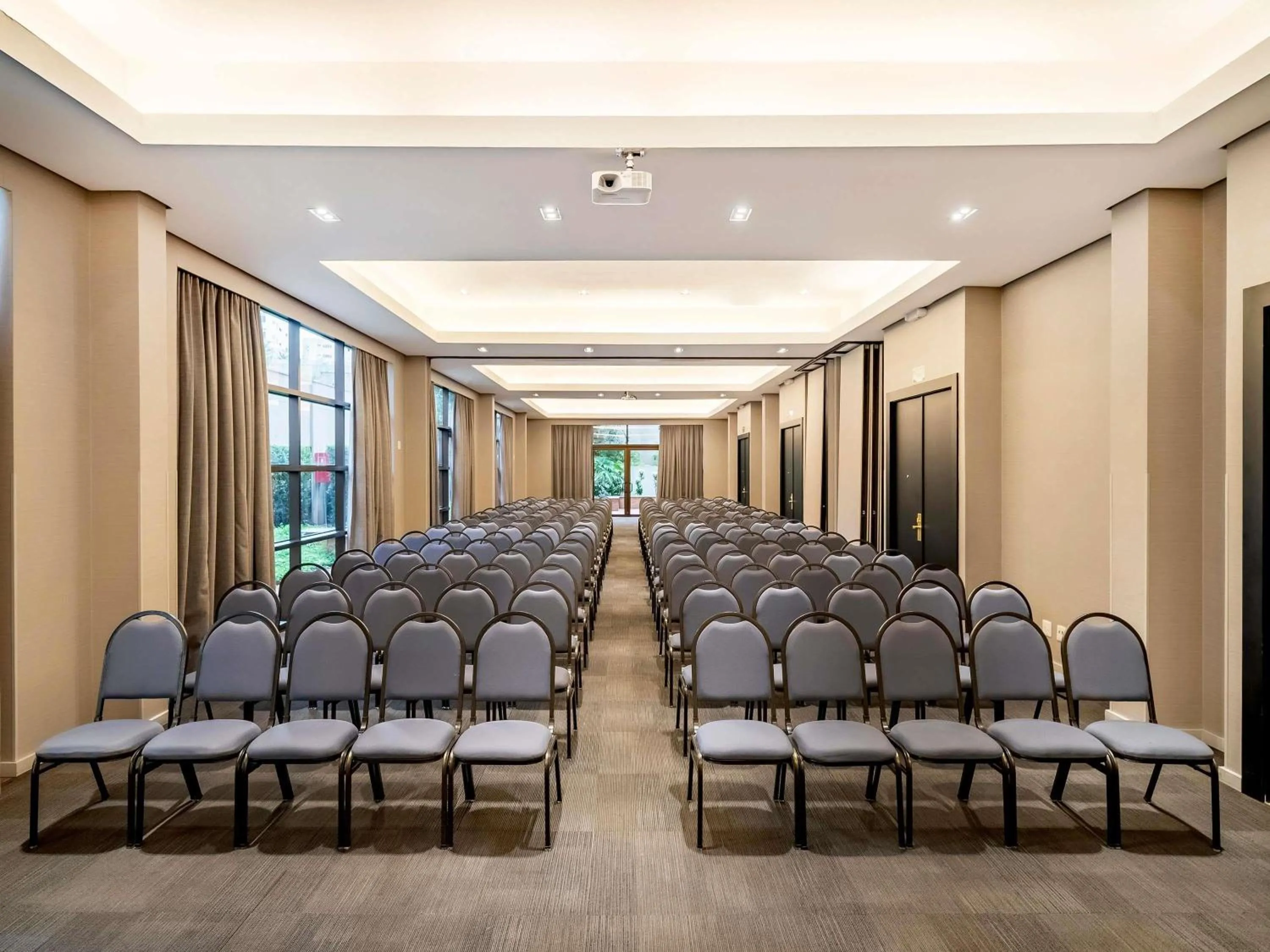 Meeting/conference room in Grand Mercure SP Itaim Bibi