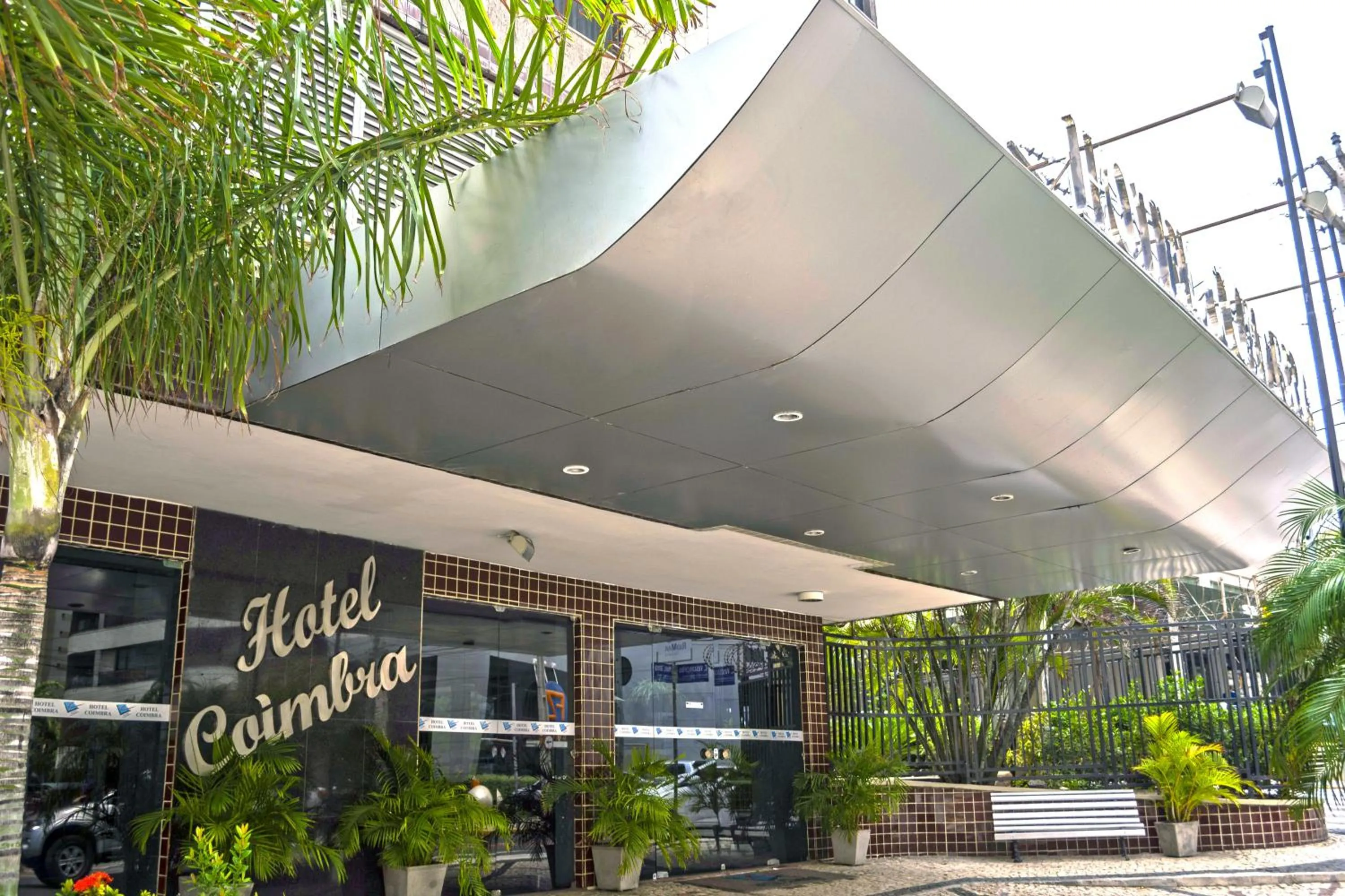 Facade/entrance in Rede Andrade Coimbra