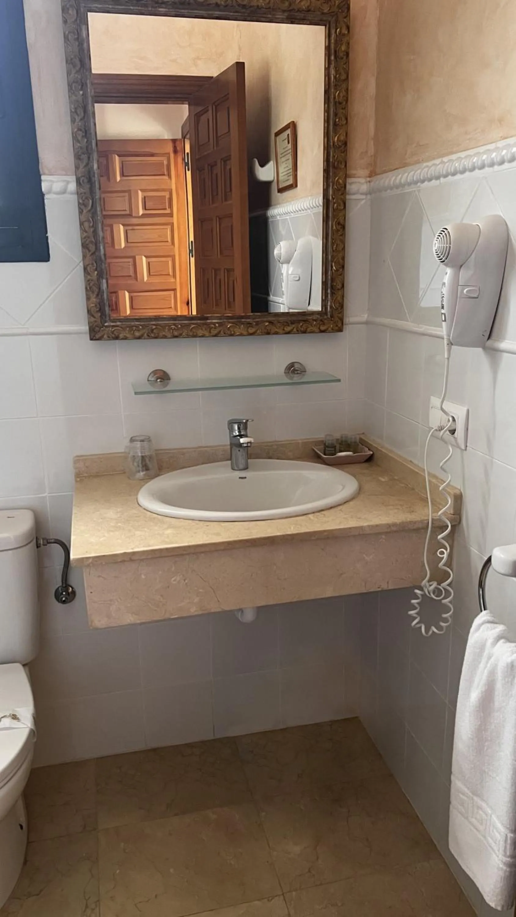 Bathroom in Hotel Sindhura