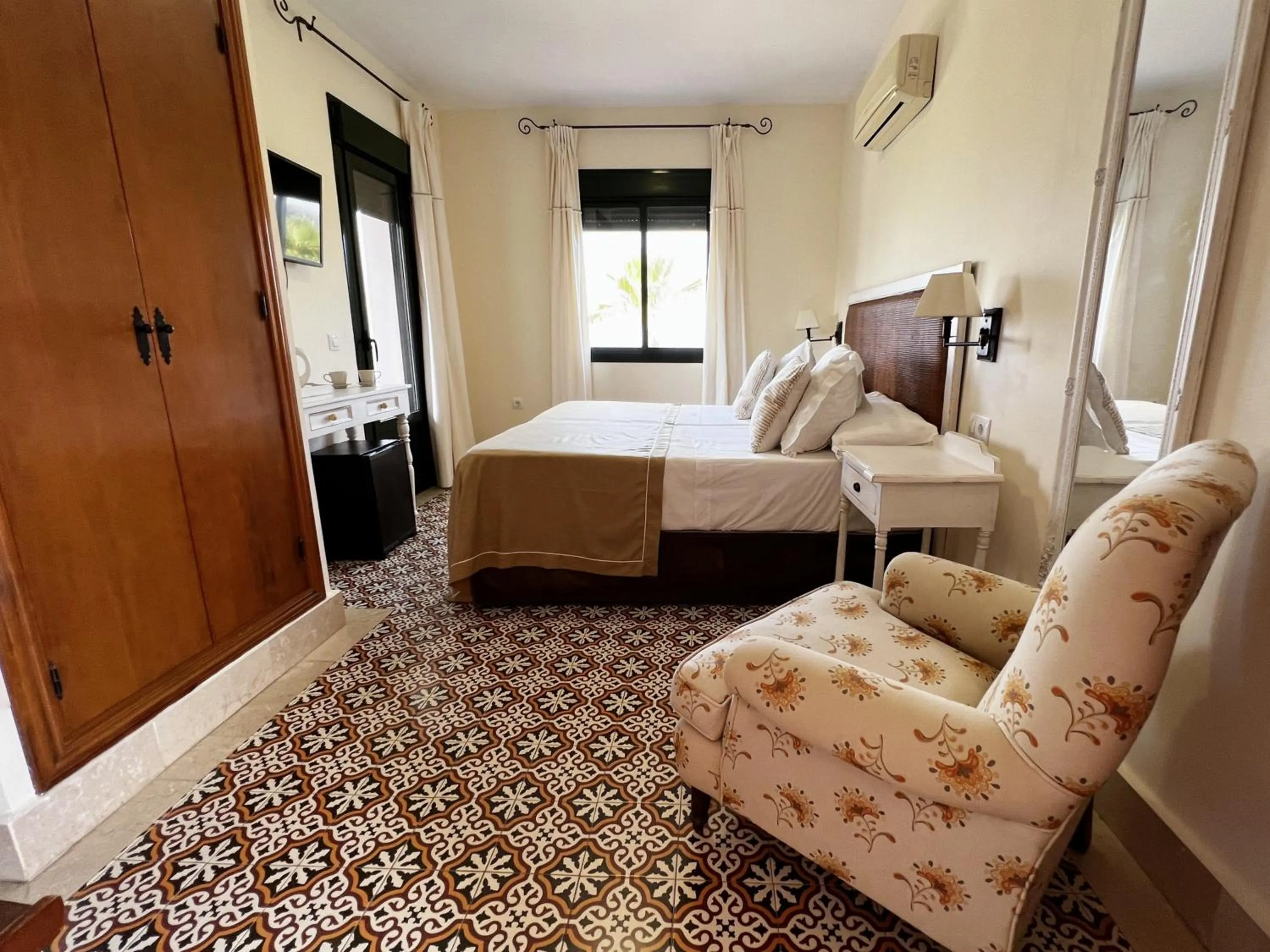 Bedroom, Bed in Hotel Sindhura