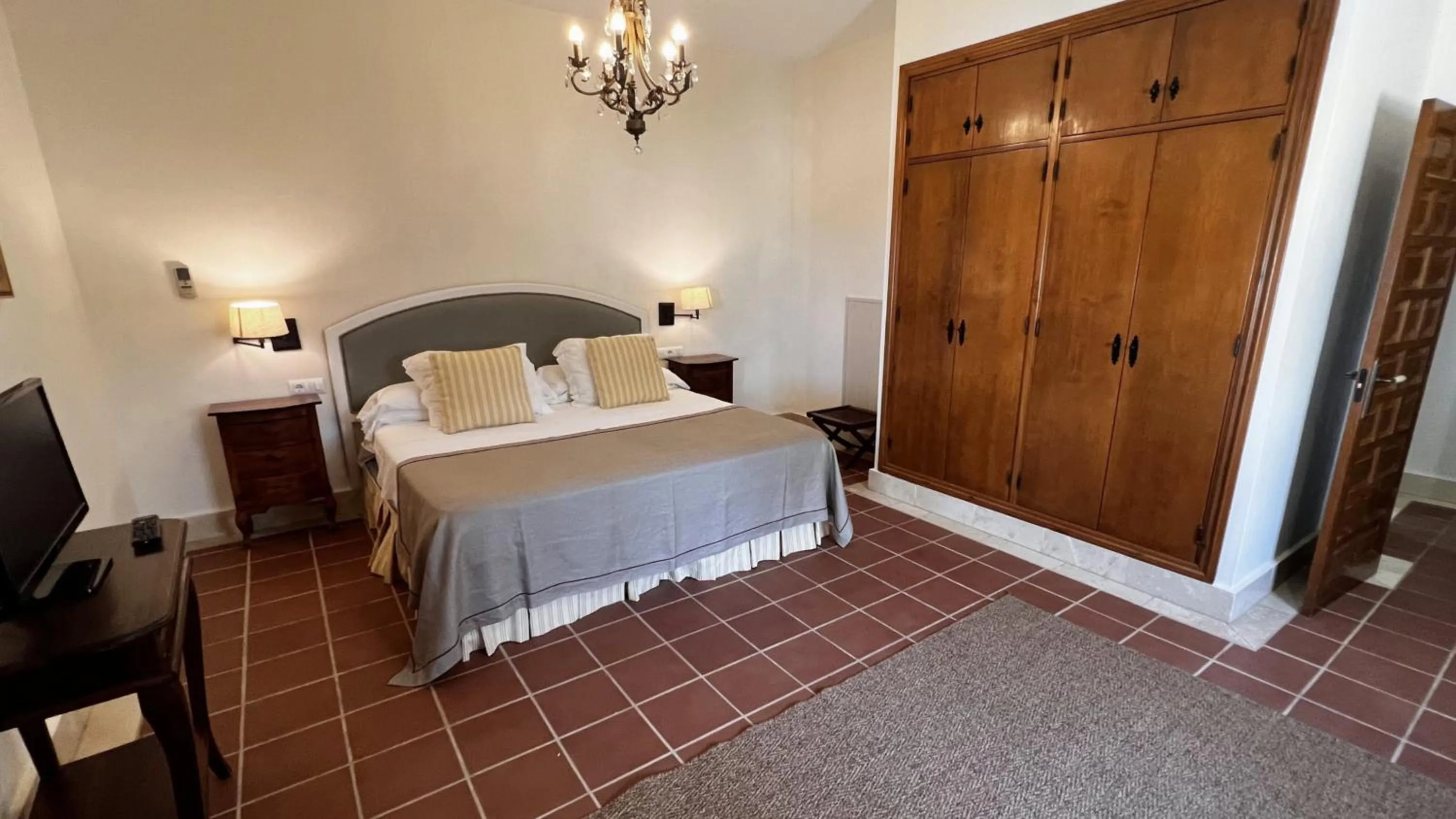 Photo of the whole room, Bed in Hotel Sindhura