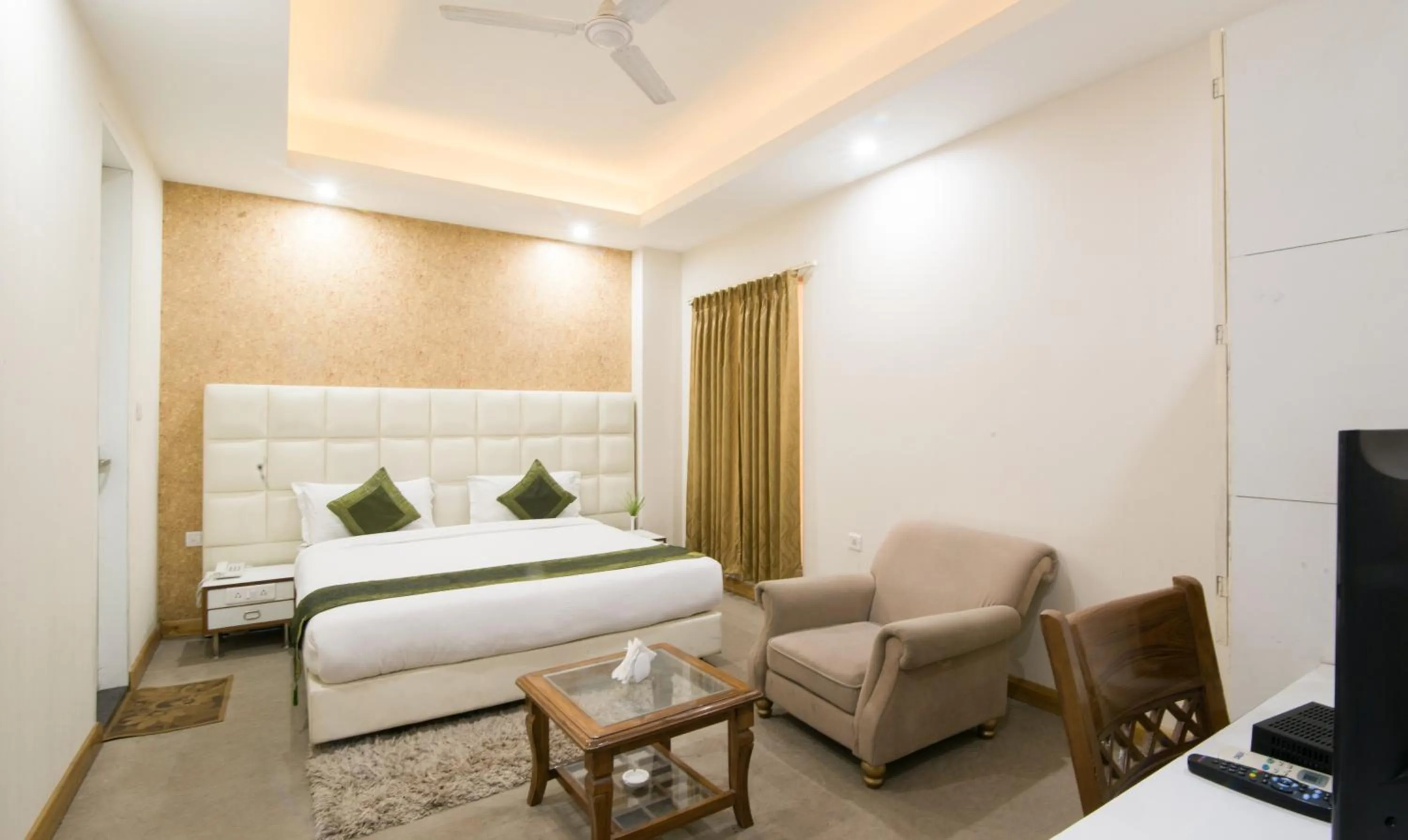 Bedroom, Bed in Treebo House Inn