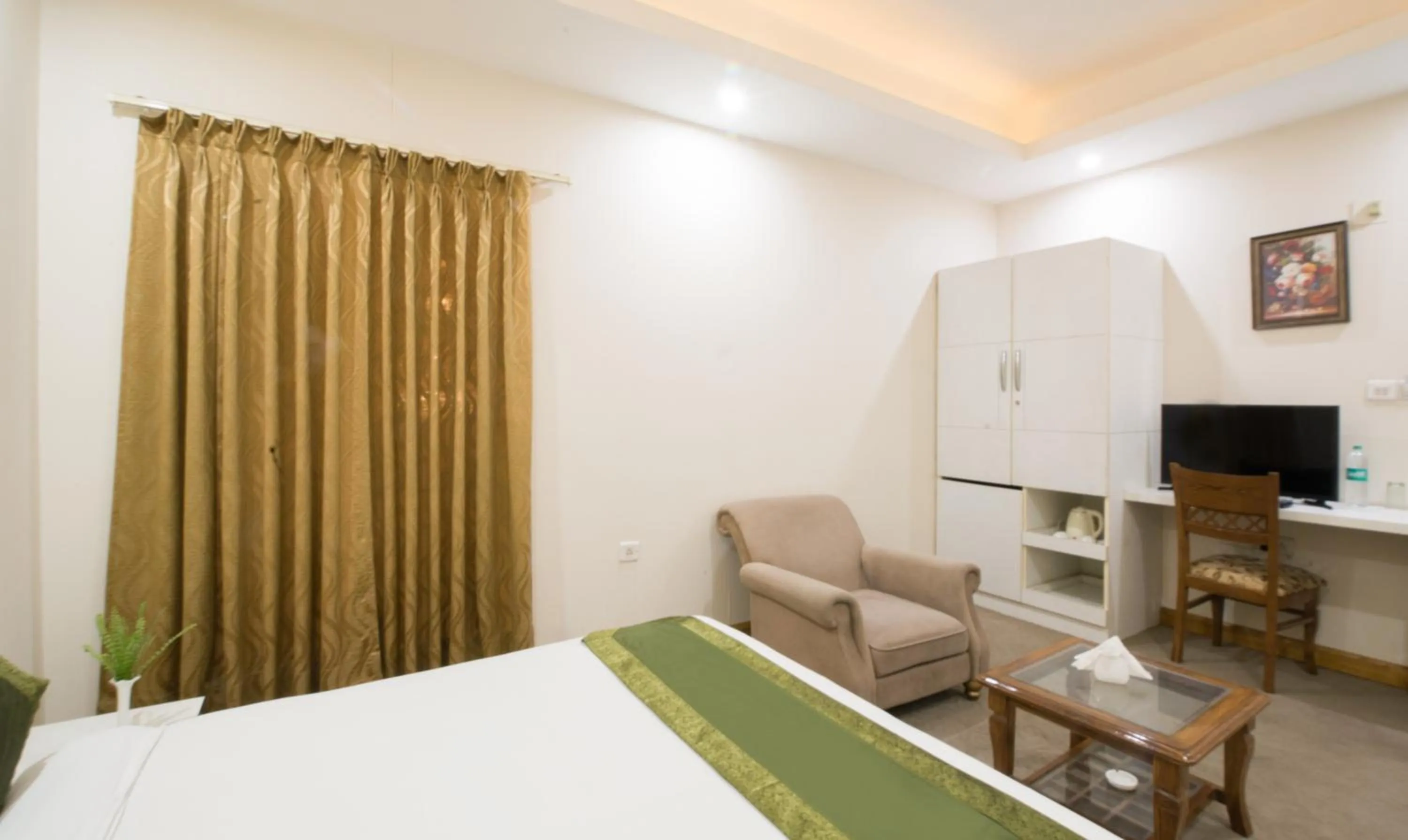 Bedroom, Bed in Treebo House Inn