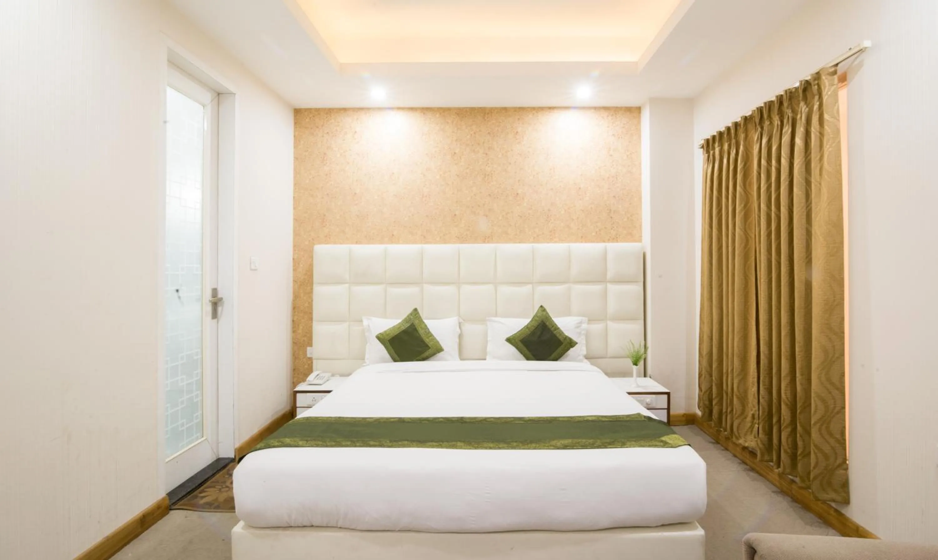 Bedroom, Bed in Treebo House Inn