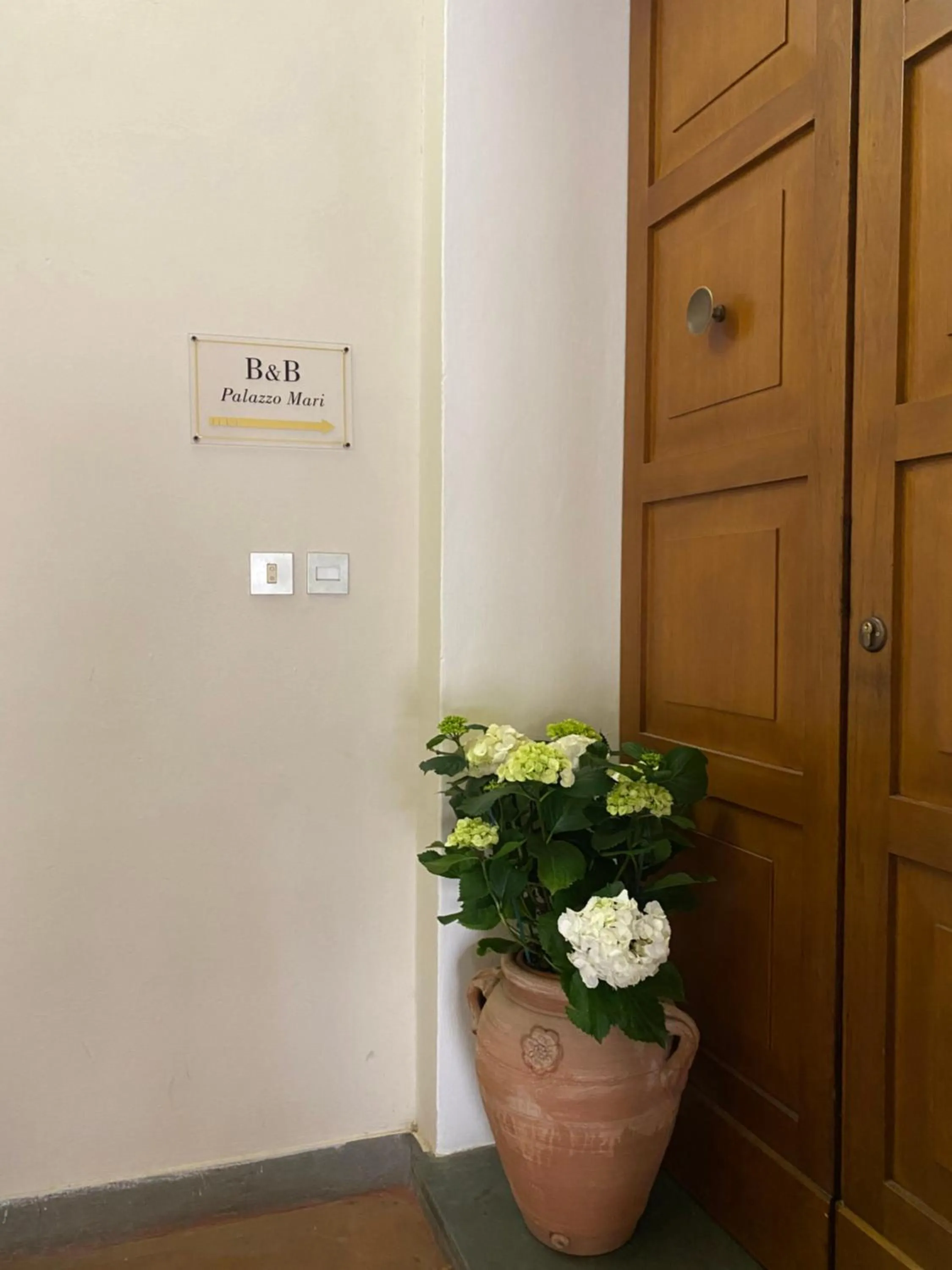 Palazzo Mari suite & rooms b&b