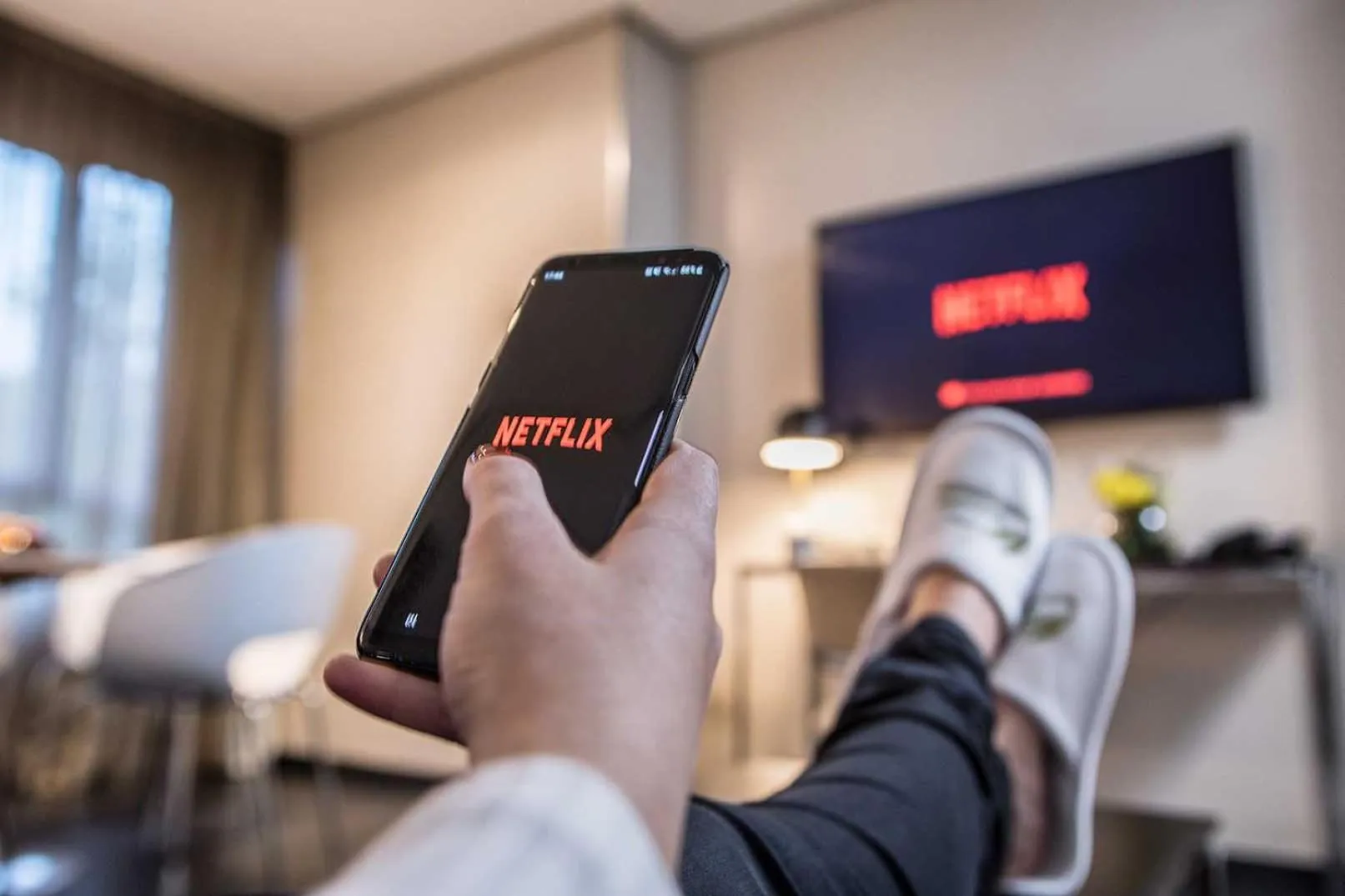 TV and multimedia in Apartosuites Jardines de Sabatini