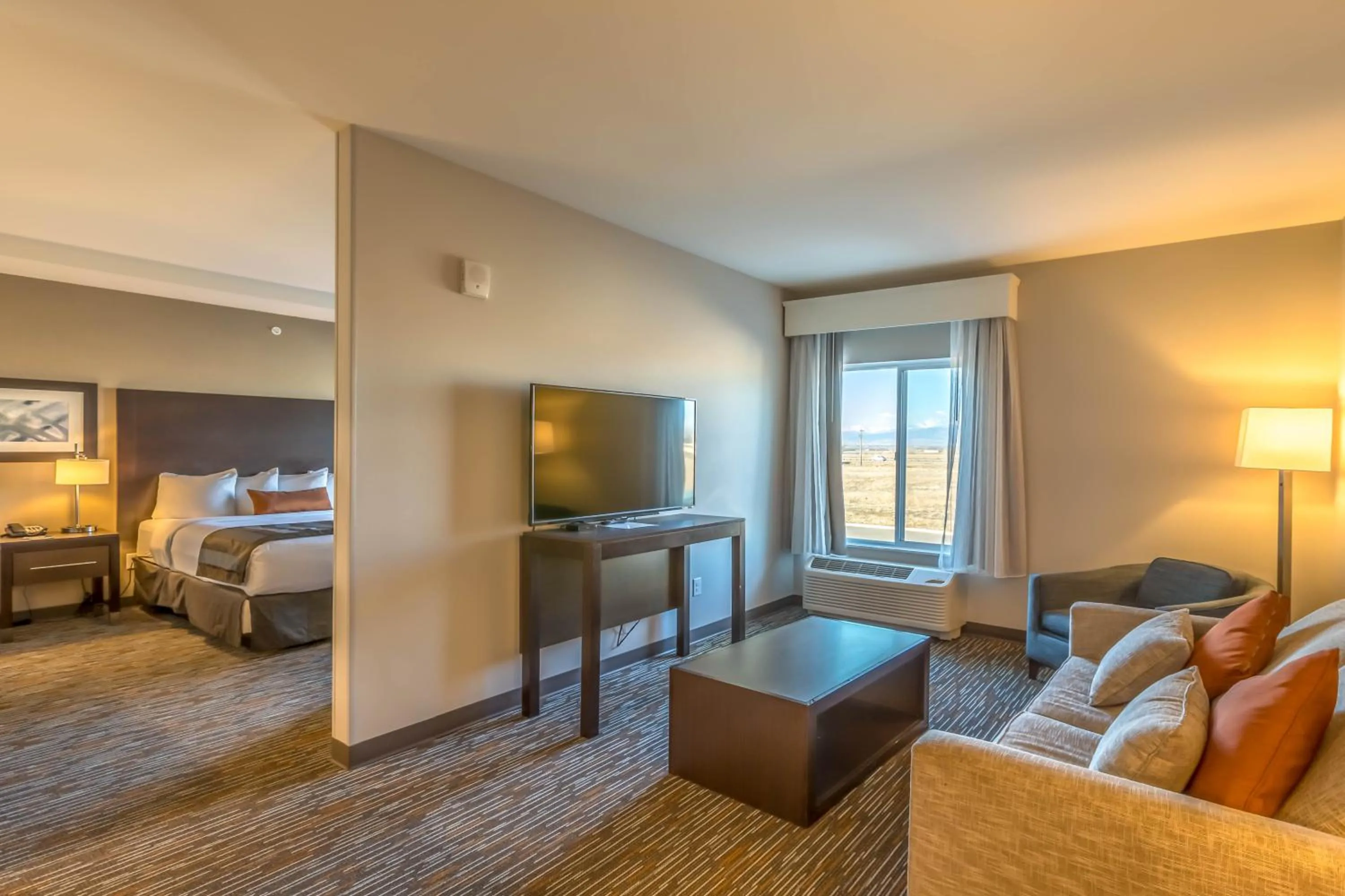 Photo of the whole room, Bed in Wingate by Wyndham Loveland Johnstown