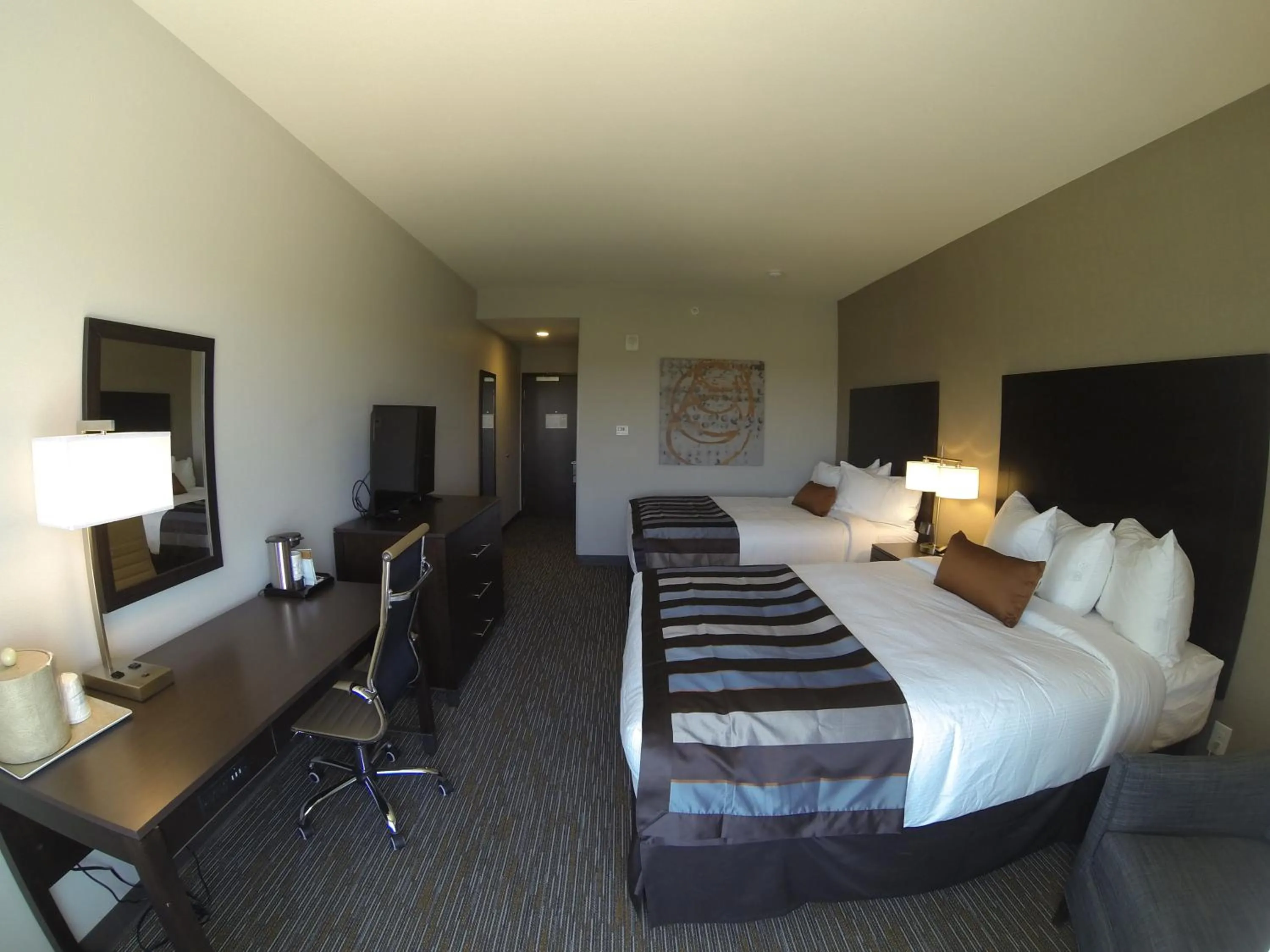 Photo of the whole room, Bed in Wingate by Wyndham Loveland Johnstown