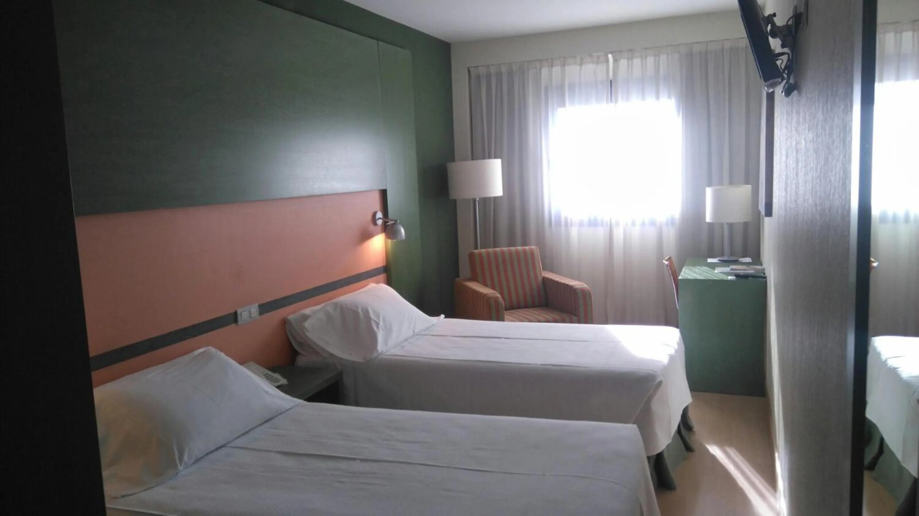 Photo of the whole room, Bed in Hotel Naval Sestao