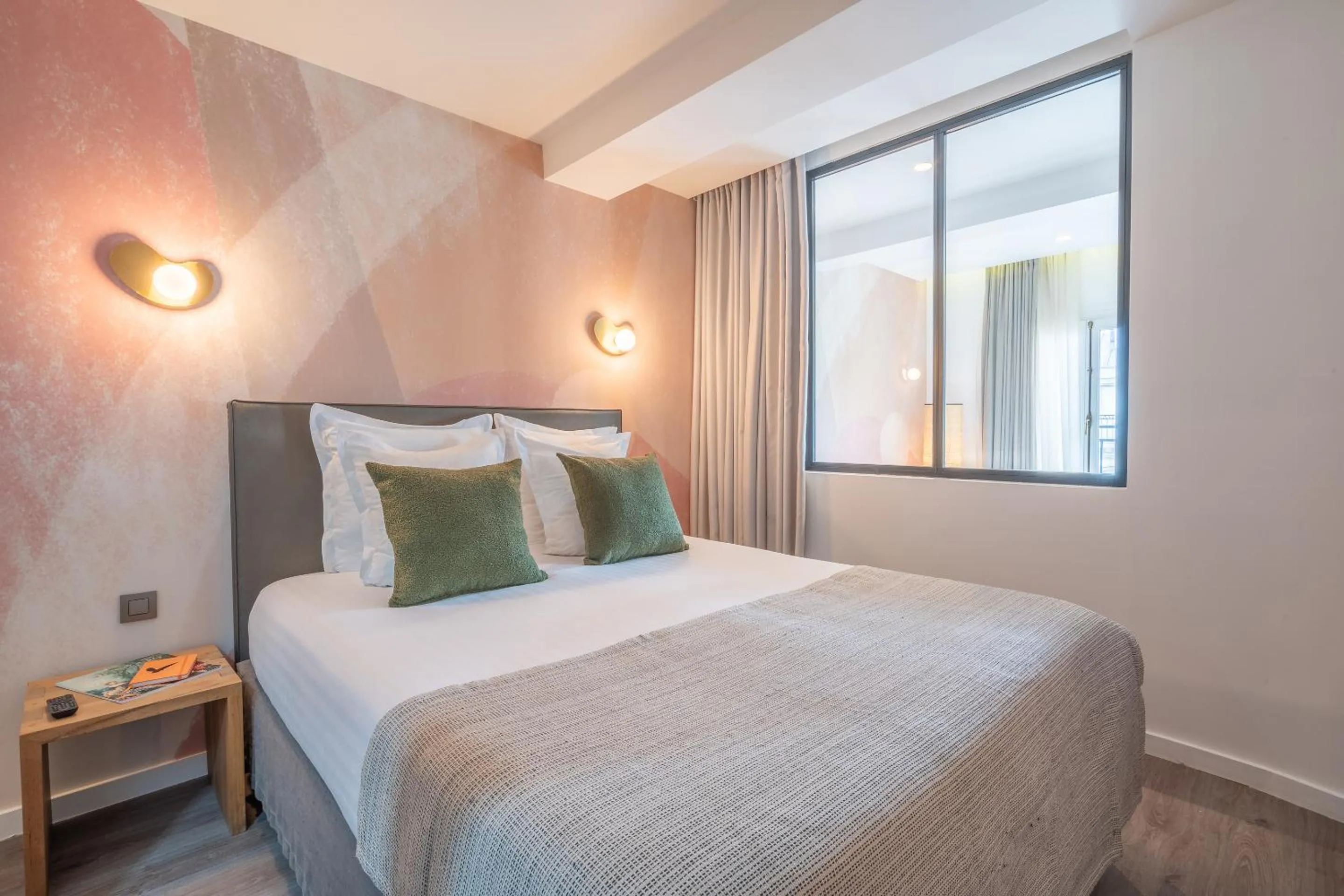 Photo of the whole room, Bed in Yuna Les Halles - Serviced Apartments