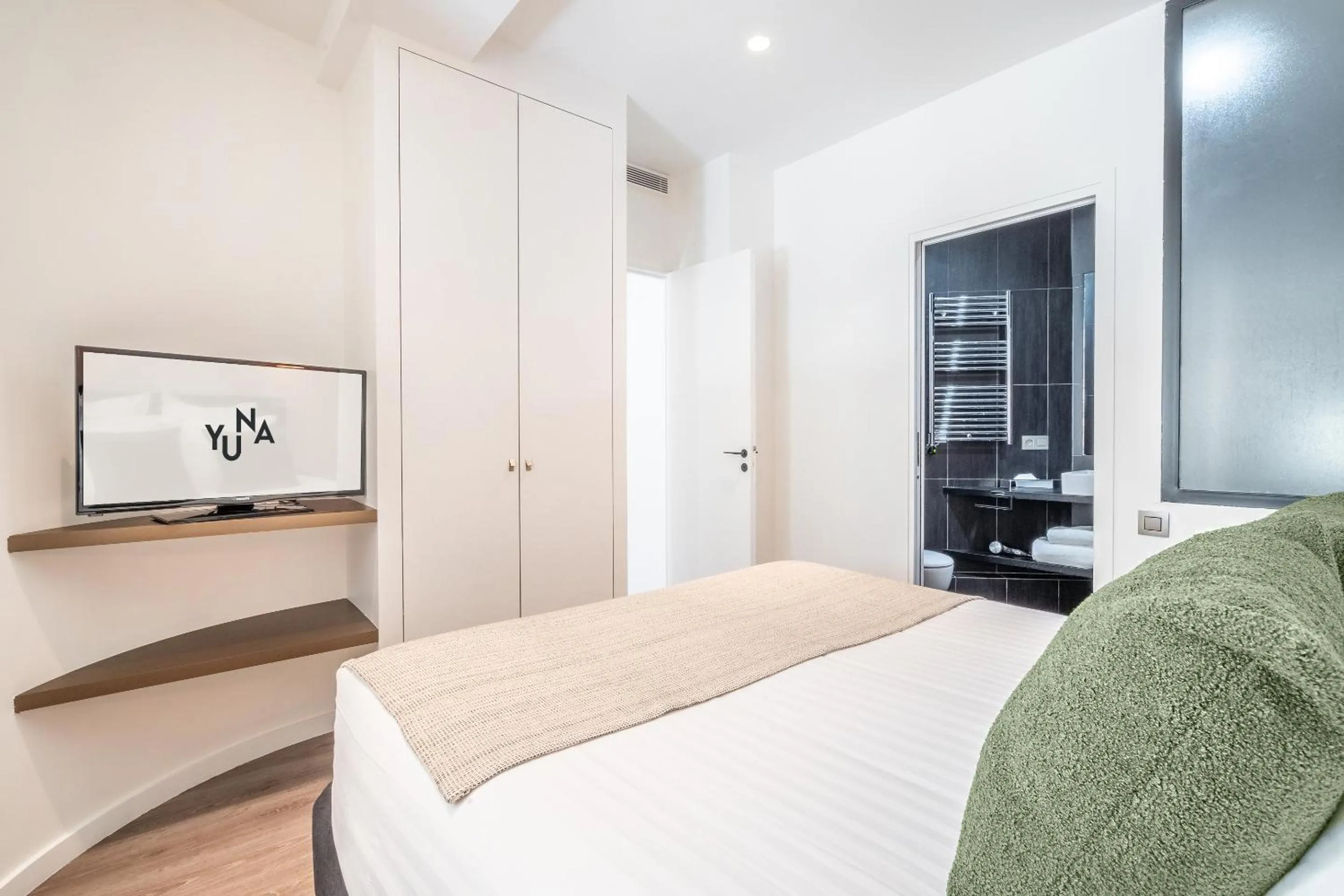 Living room, Bed in Yuna Les Halles - Serviced Apartments